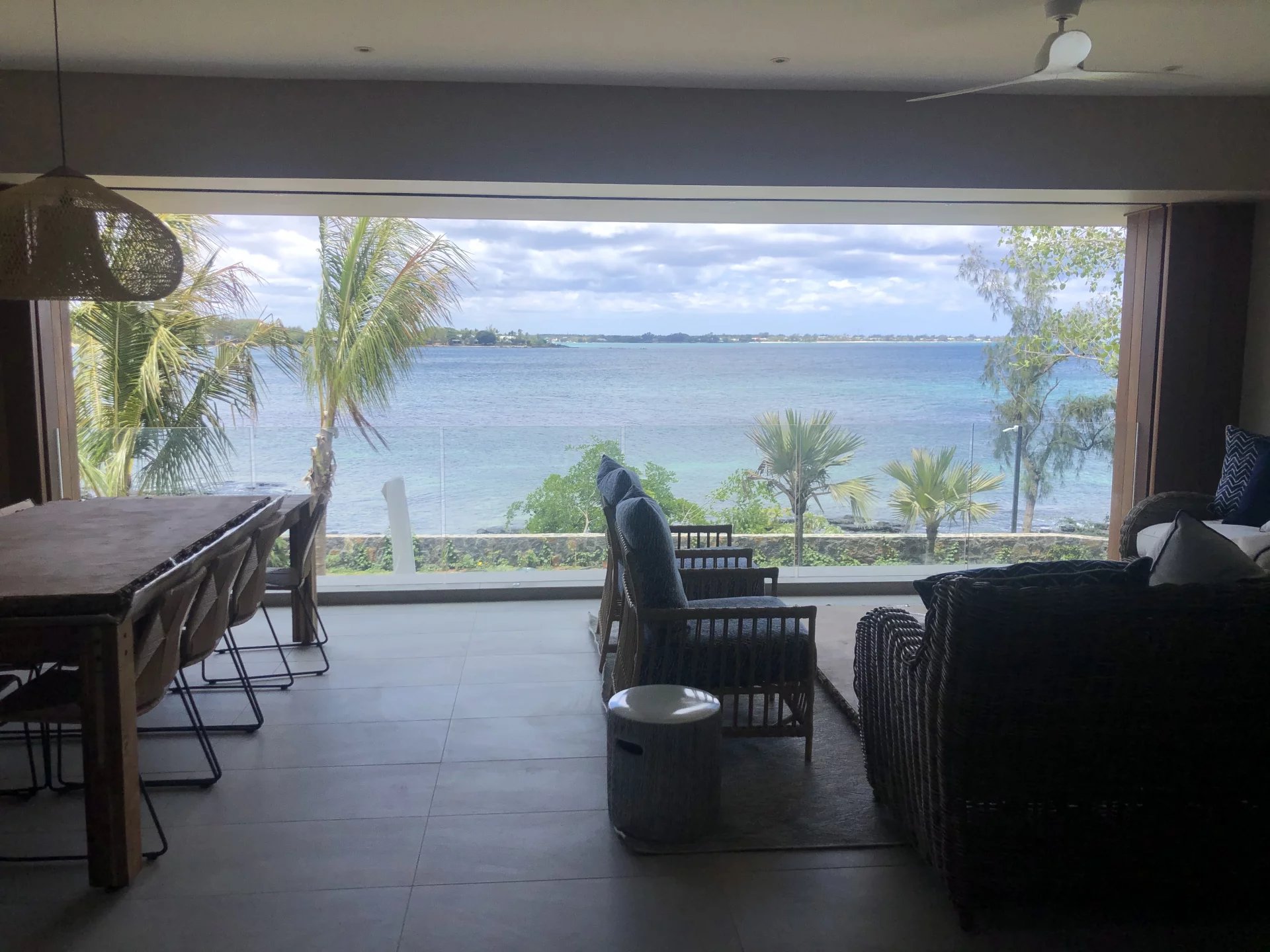 Brand-new seaview apartment to rent