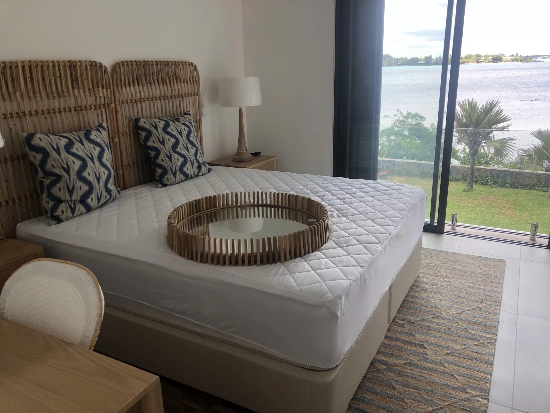 Brand-new seaview apartment to rent