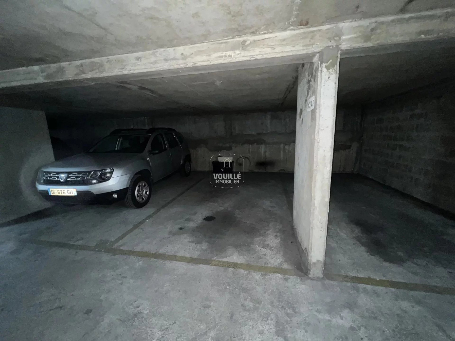 Emplacement de parking - 11,72m² - Place d'Alleray