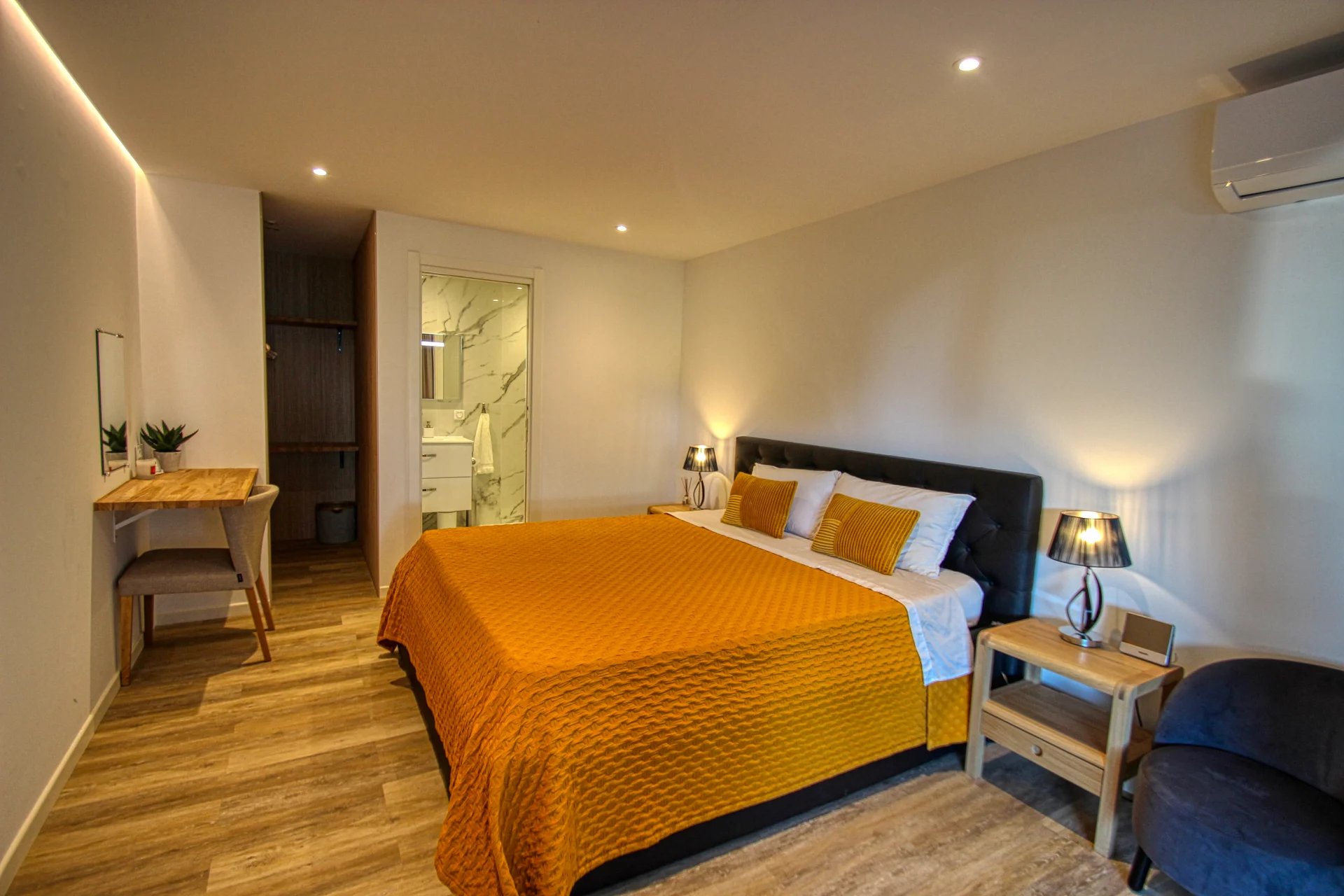 ROQUEBRUNE: Stunning 4 bedrooms villa | Pool | Sea view