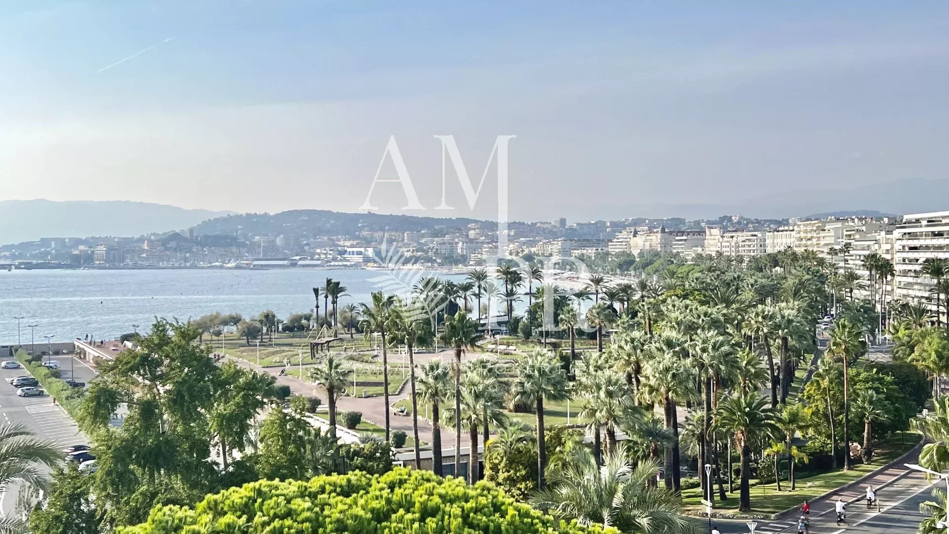 Cannes Croisette - Appartement de 140 m² - Vue mer Panoramique