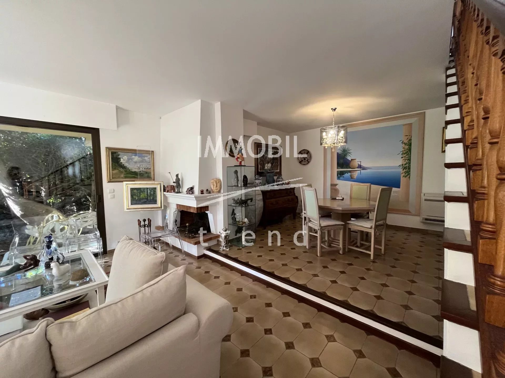 Real estate proche Monaco - Beautiful contemporary house with sea view, terraces and garden, bordering Monaco