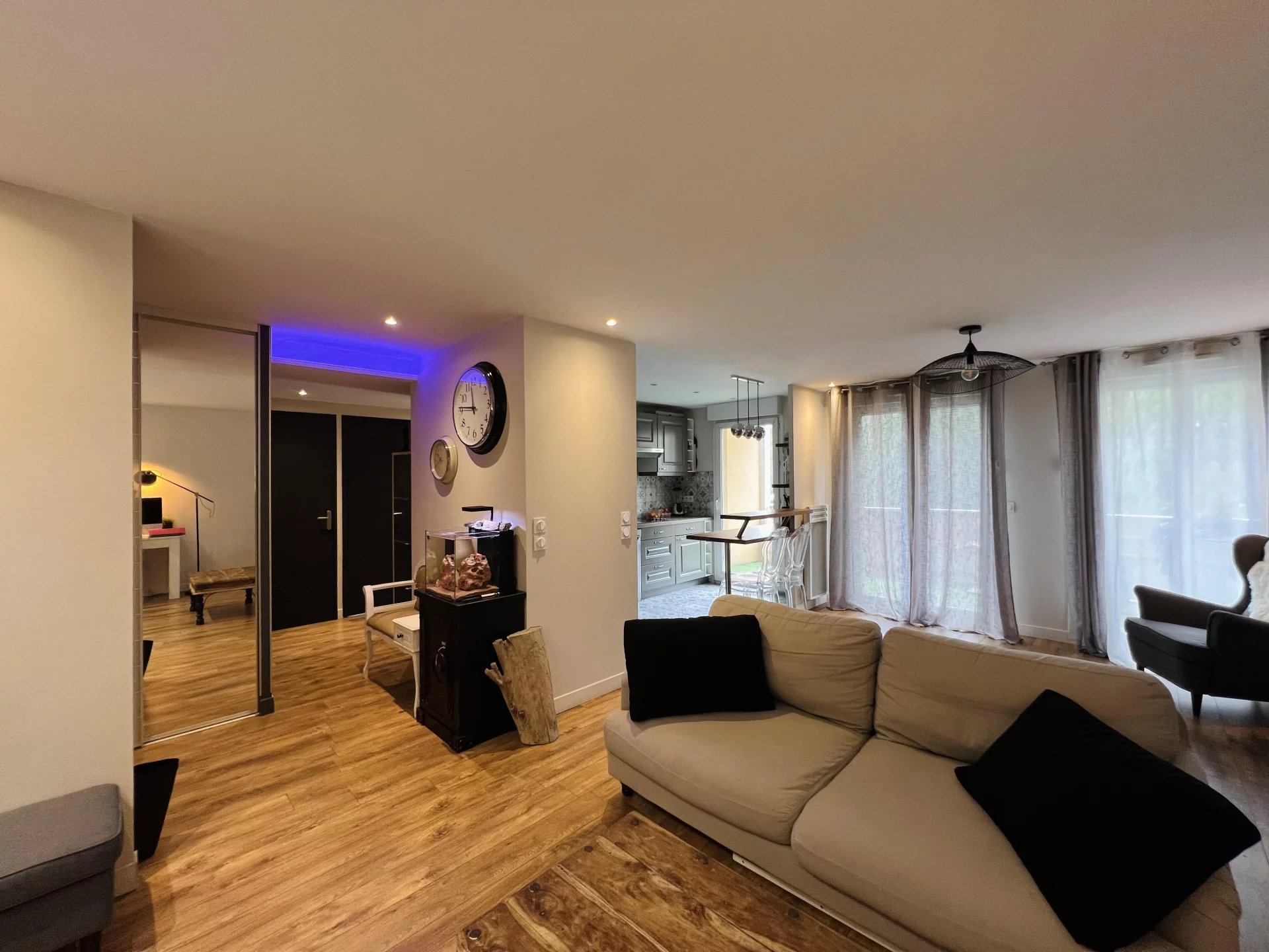 Sale Apartment - Cannes-la-Bocca