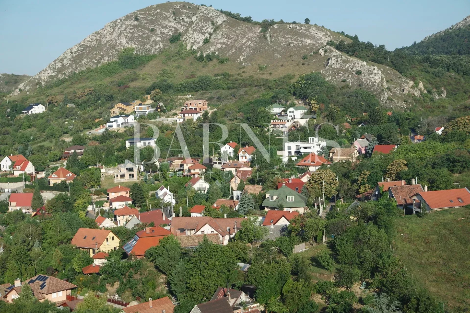 Arazi Budaörs