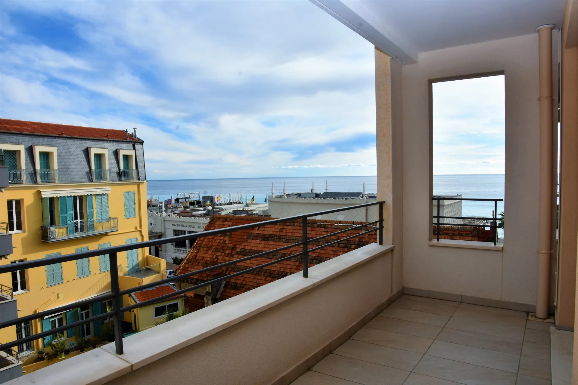 One bedroom - terrace - sea view - Near Anglican Church