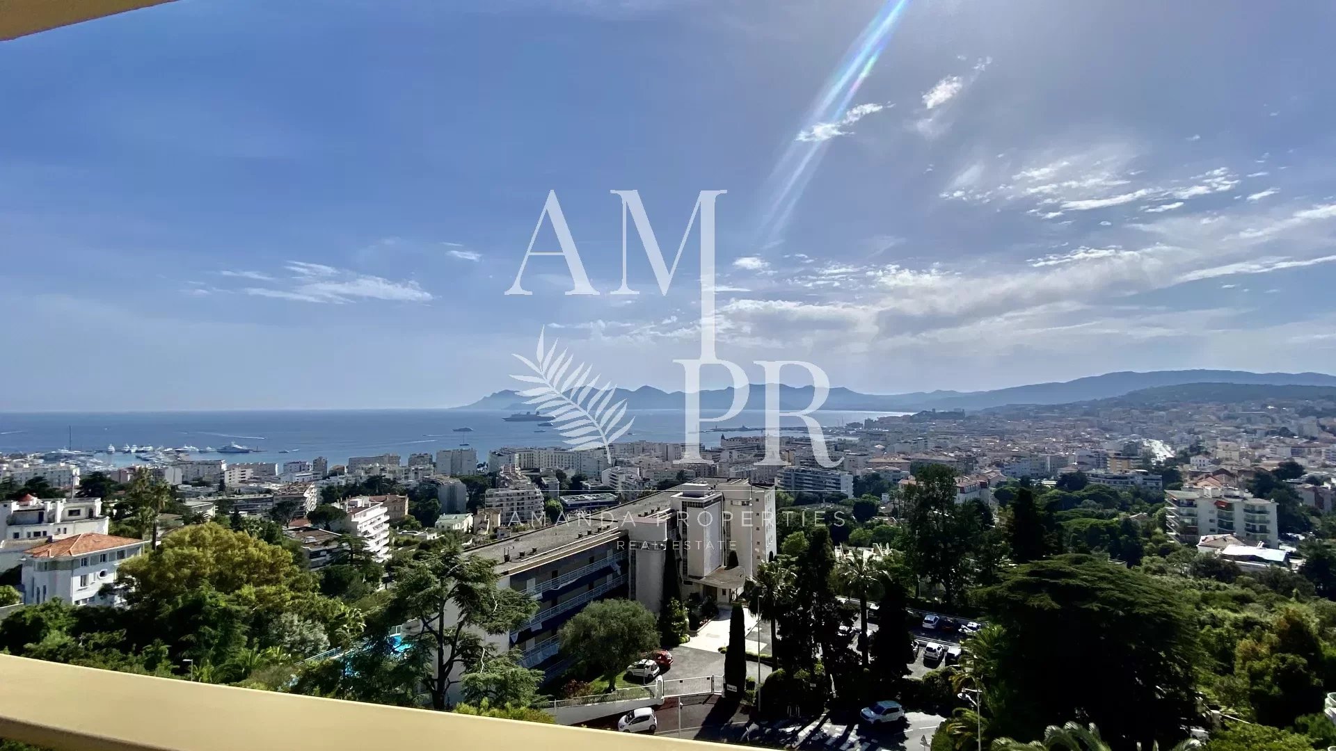 CANNES CALIFORNIA - Magnificent flat of 145sqm- Panoramic sea view