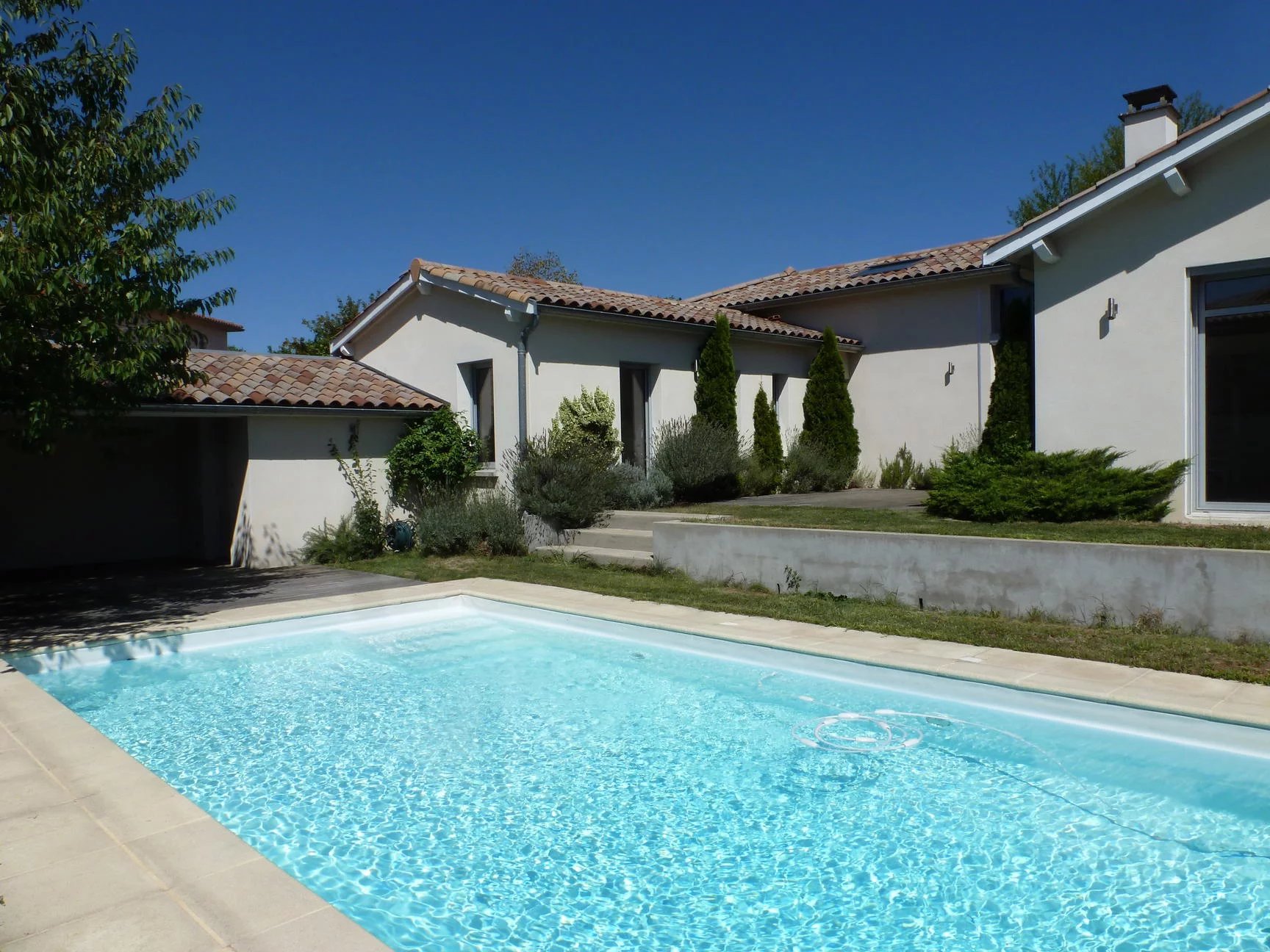 A VENDRE COEUR VILLAGE DARDILLY LE BAS 200M² DE PLAIN PIED