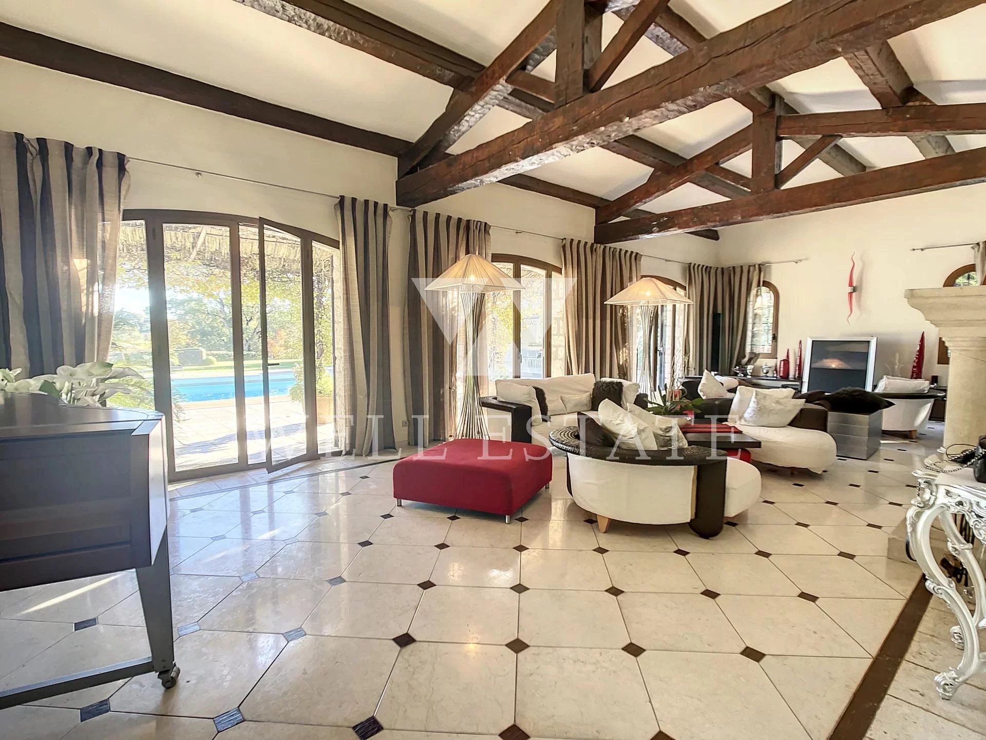 MAGNIFICENT VILLA IN GATED DOMAINE OF 480M2 WITH SEA VIEW AND SWIMMING POOL