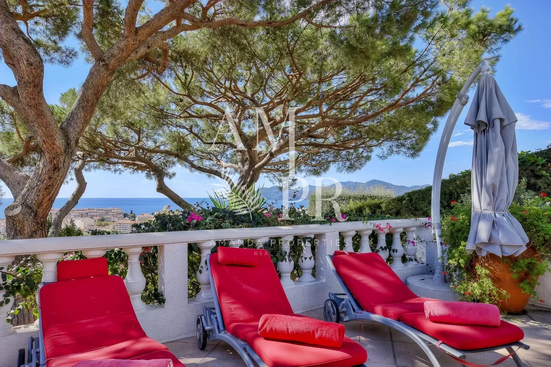 Au calme, villa familiale avec vue mer à Cannes
