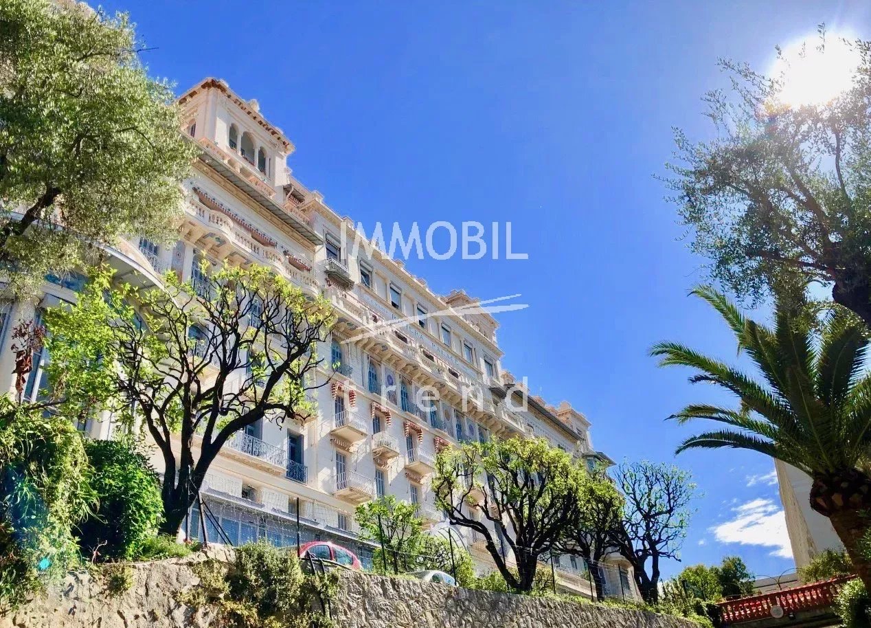 SOLE AGENCY - MENTON RIVIERA REAL ESTATE - LARGE 1 BEDROOM APARTMENT FOR SALE IN A LUXURY BUILDING