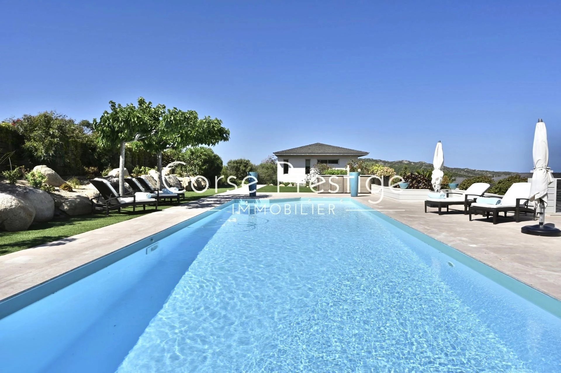 beautiful villa for rent -domaine de sperone- - bonifacio image3