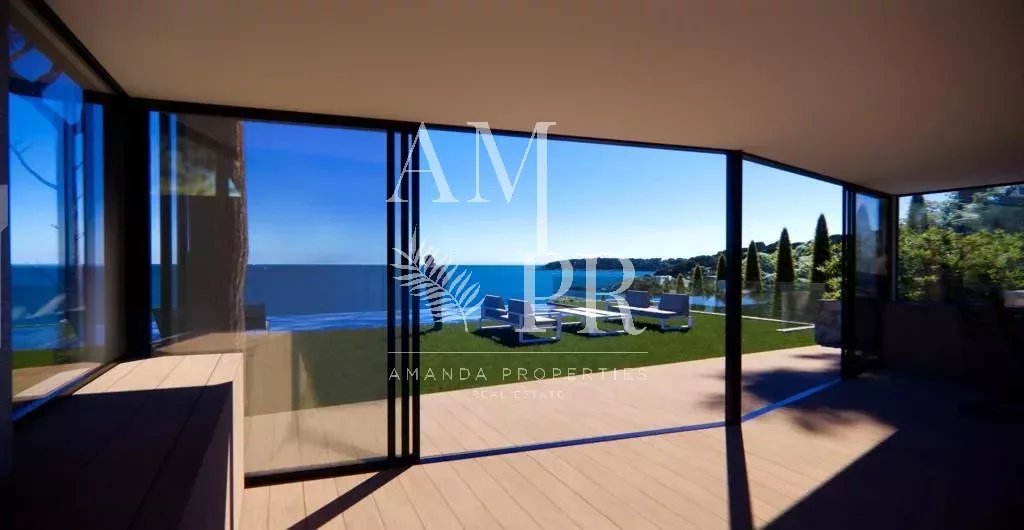 Seafront - Elegant villa to modernise - Cap d'Antibes