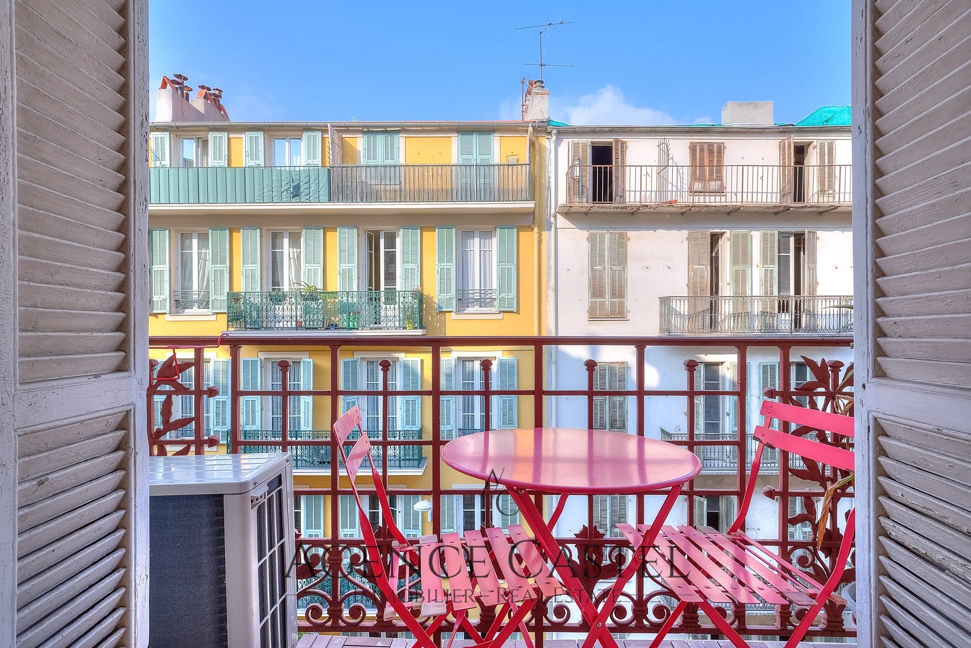 NICE CENTER - SUPERB THREE BEDROOMS APARTMENT WITH BALCONIES