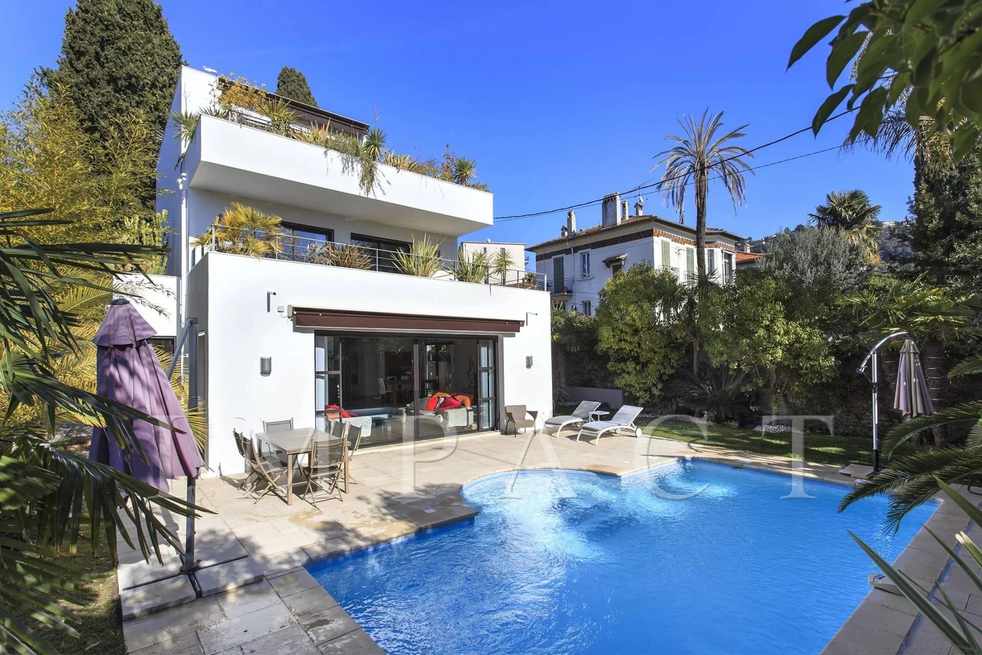 Modern Villa to rent in Cannes