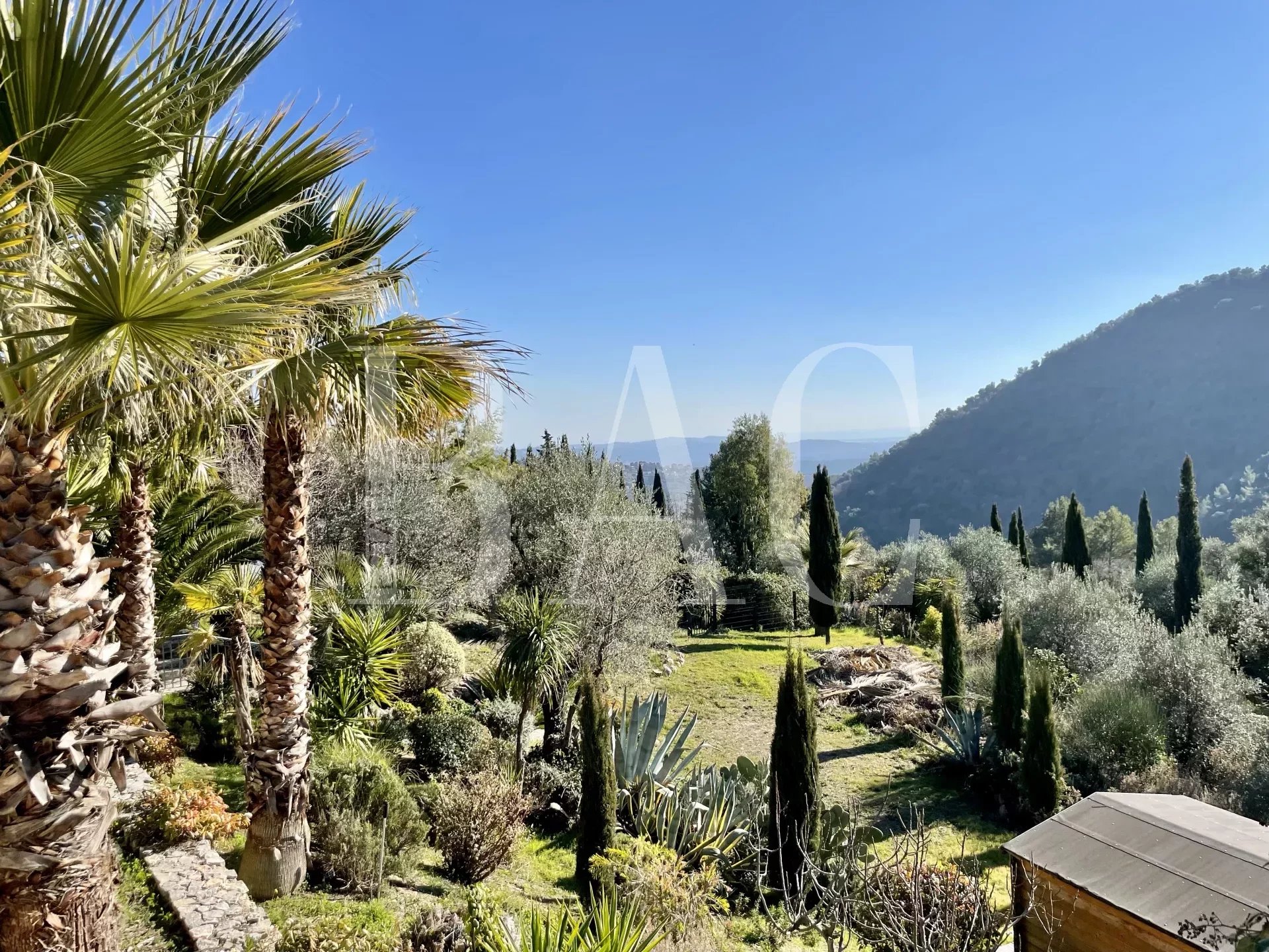 Villa-Nature-Pool-Cote-Azur-BAC-Estate
