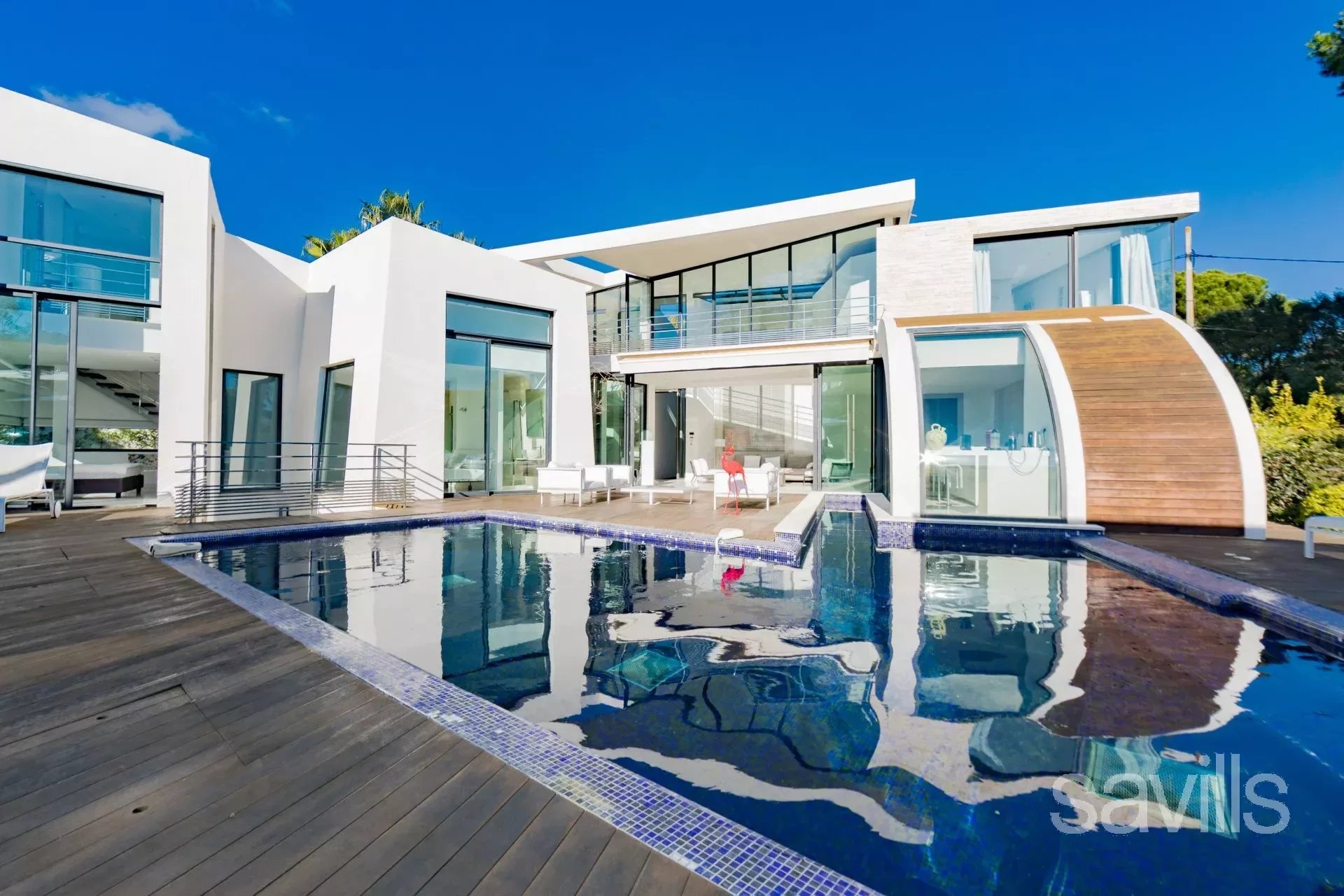 Architect-designed villa with timeless elegance