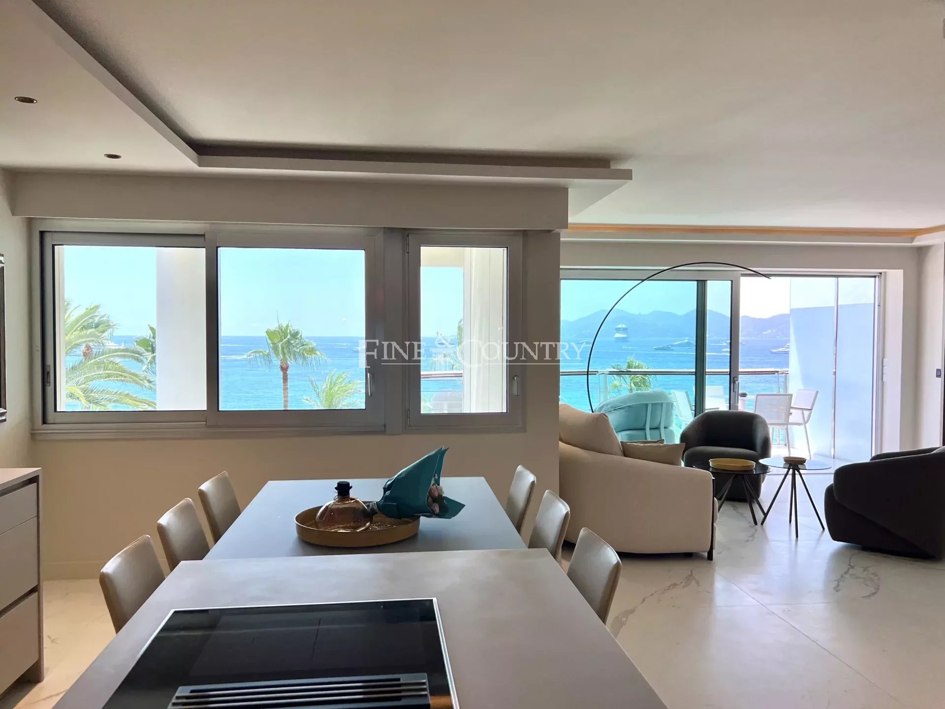 Sea View Apartment for sale on the Croisette, Cannes