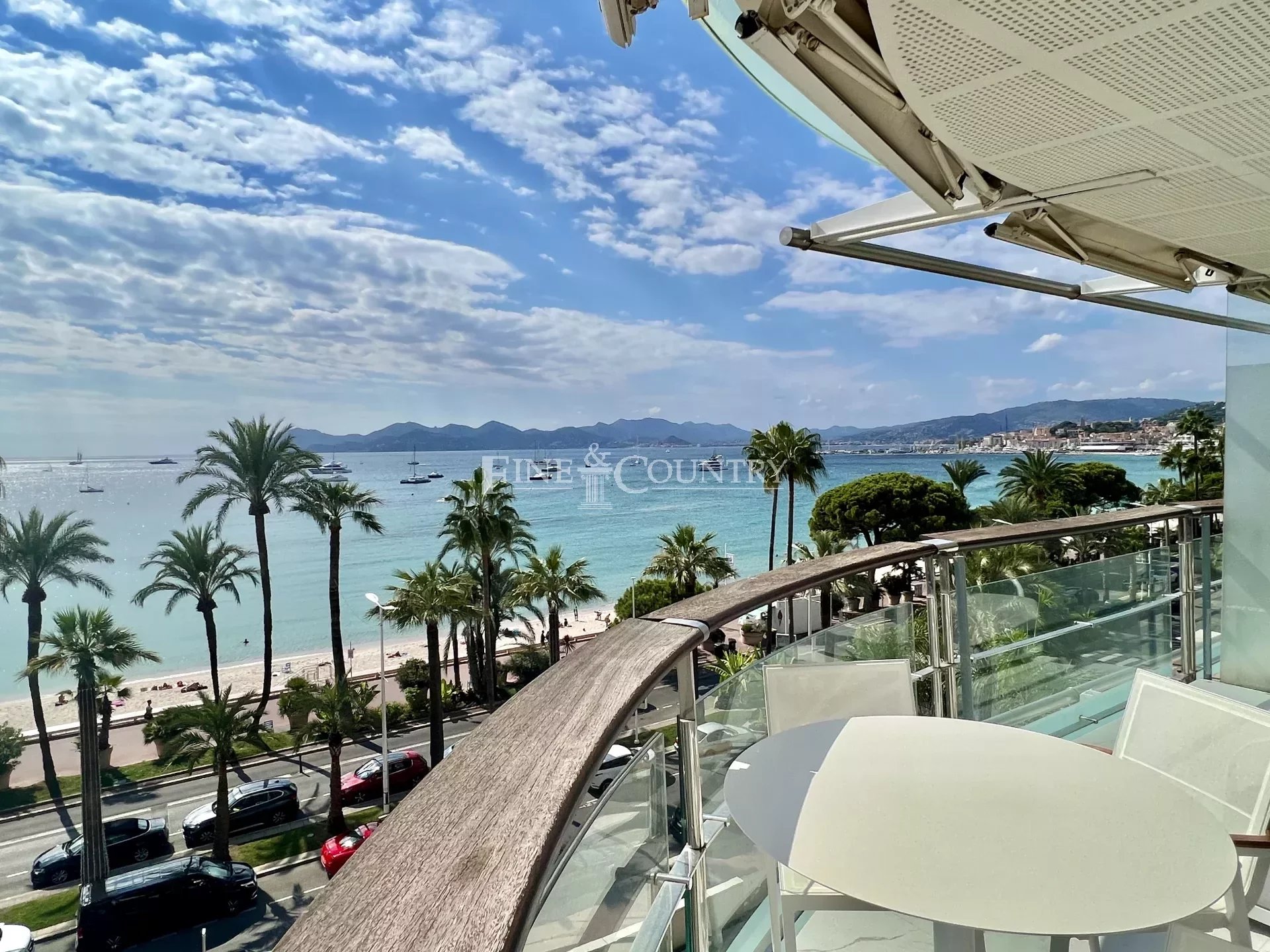 Sea View Apartment for sale on the Croisette, Cannes