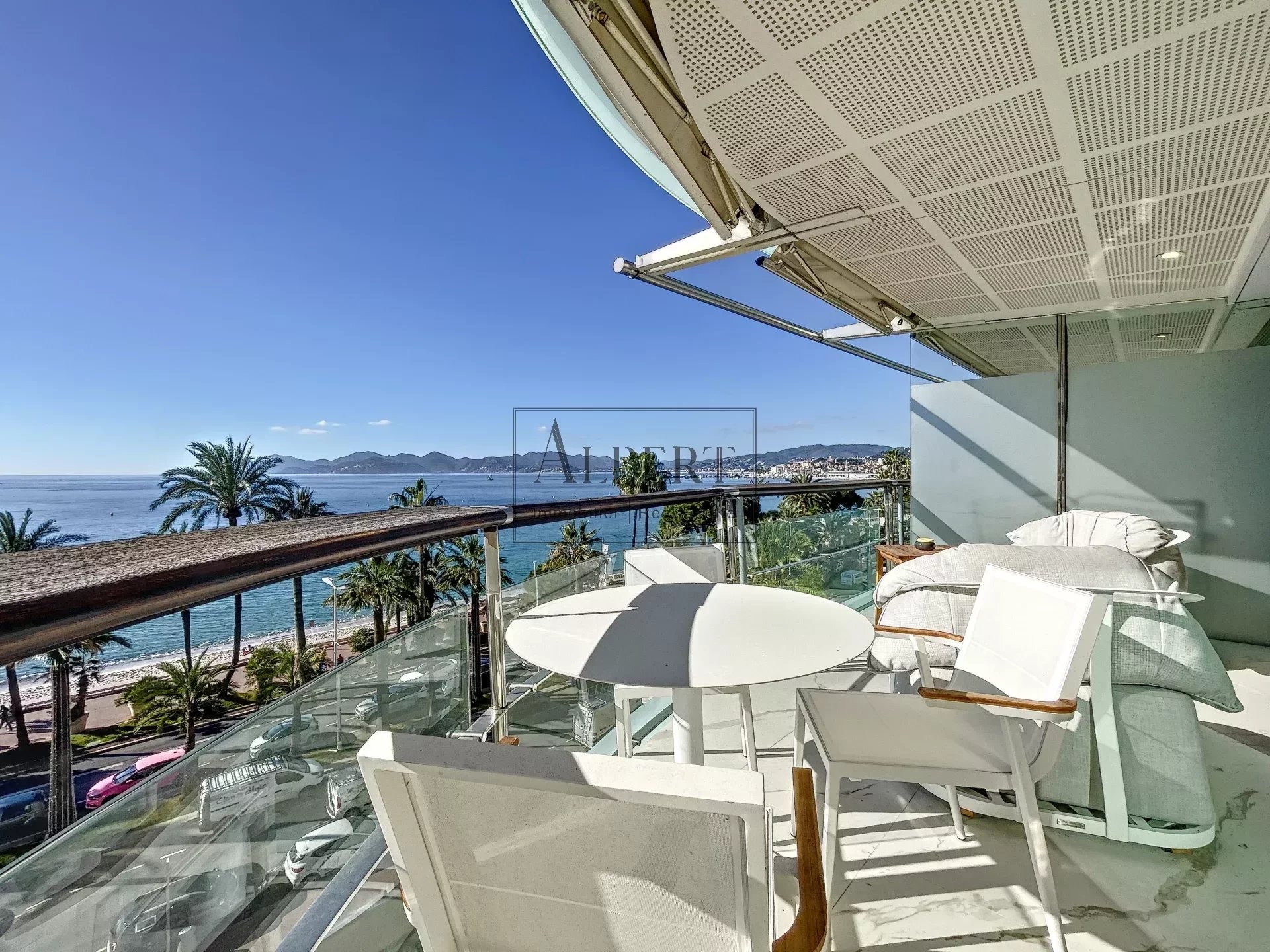 CANNES CROISETTE 3ROOMS PANORAMIC SEA VIEW