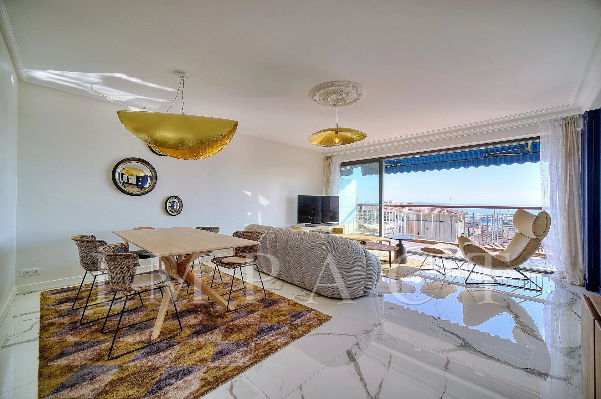 Appartement centre de Cannes à louer 
