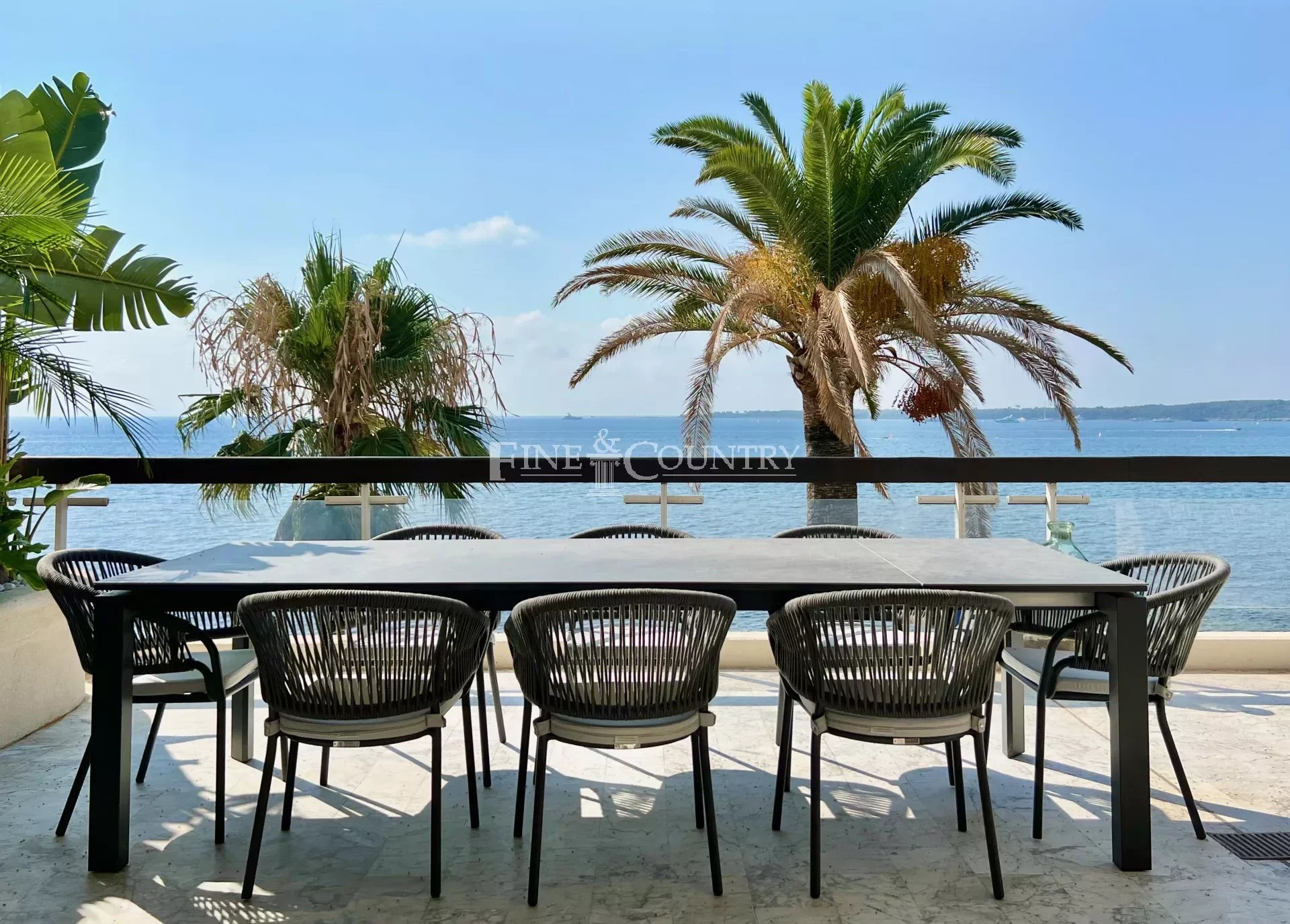 Photo of Seafront Penthouse for sale in Cannes