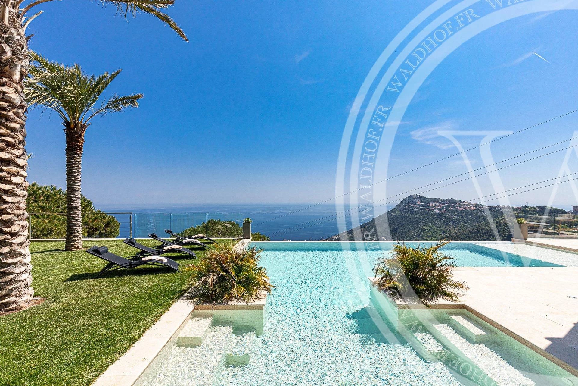 Villa Panorama, vue mer à couper le souffle à 180° surplombant l'Italie, Monaco et la France