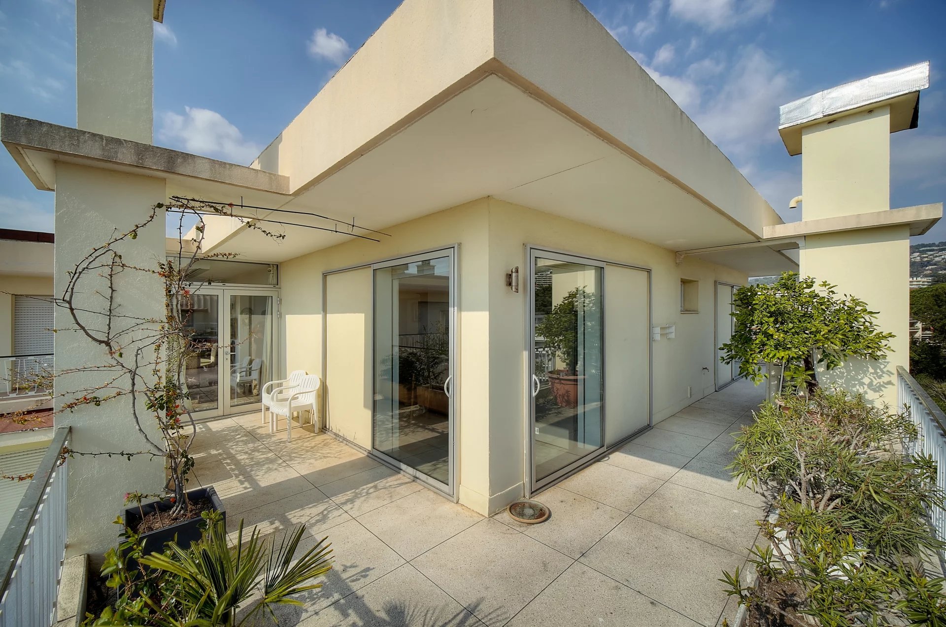 Cannes Basse Californie Appartement à vendre 90m² -Terrasse de 65m² triple exposition