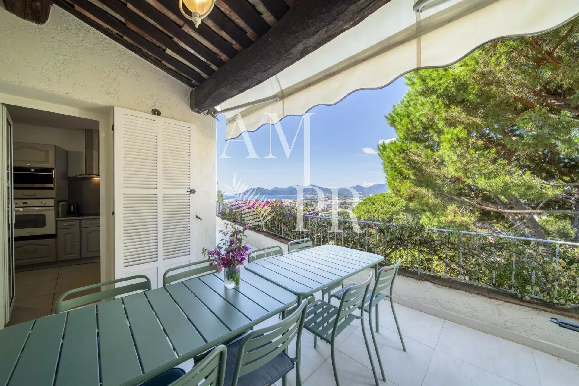 Villa 8 pieces - Vue mer - Cannes Croix des Gardes