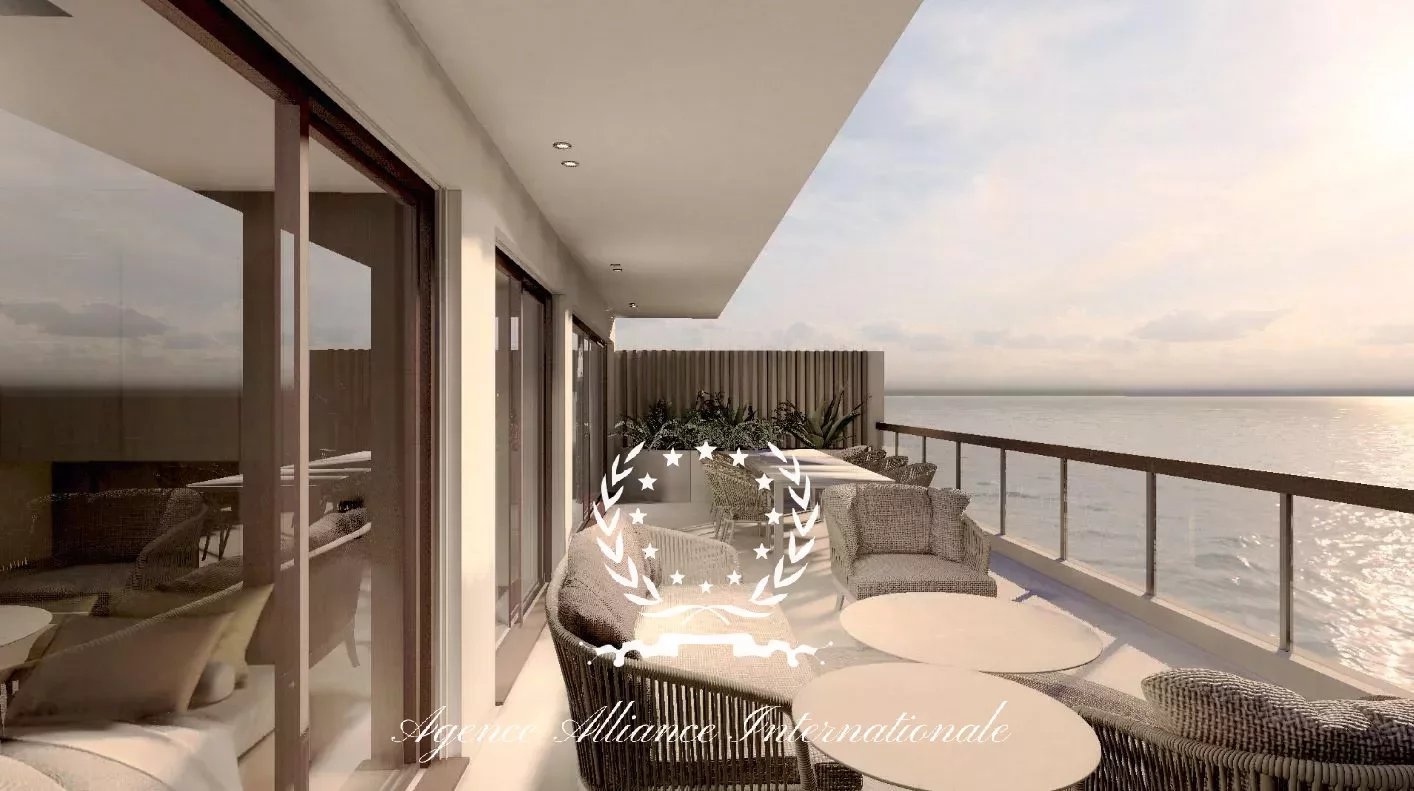 4-room penthouse Terrace sea view Cannes direct access to the beaches