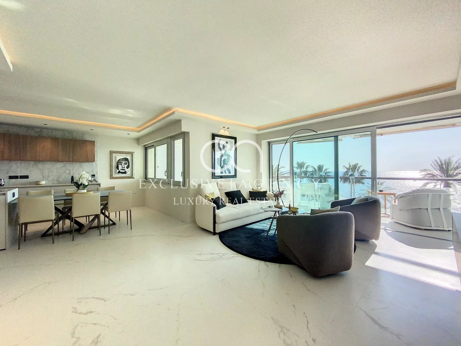 Cannes Croisette 3 kamers 90 m² gerenoveerd panoramisch uitzicht op zee
