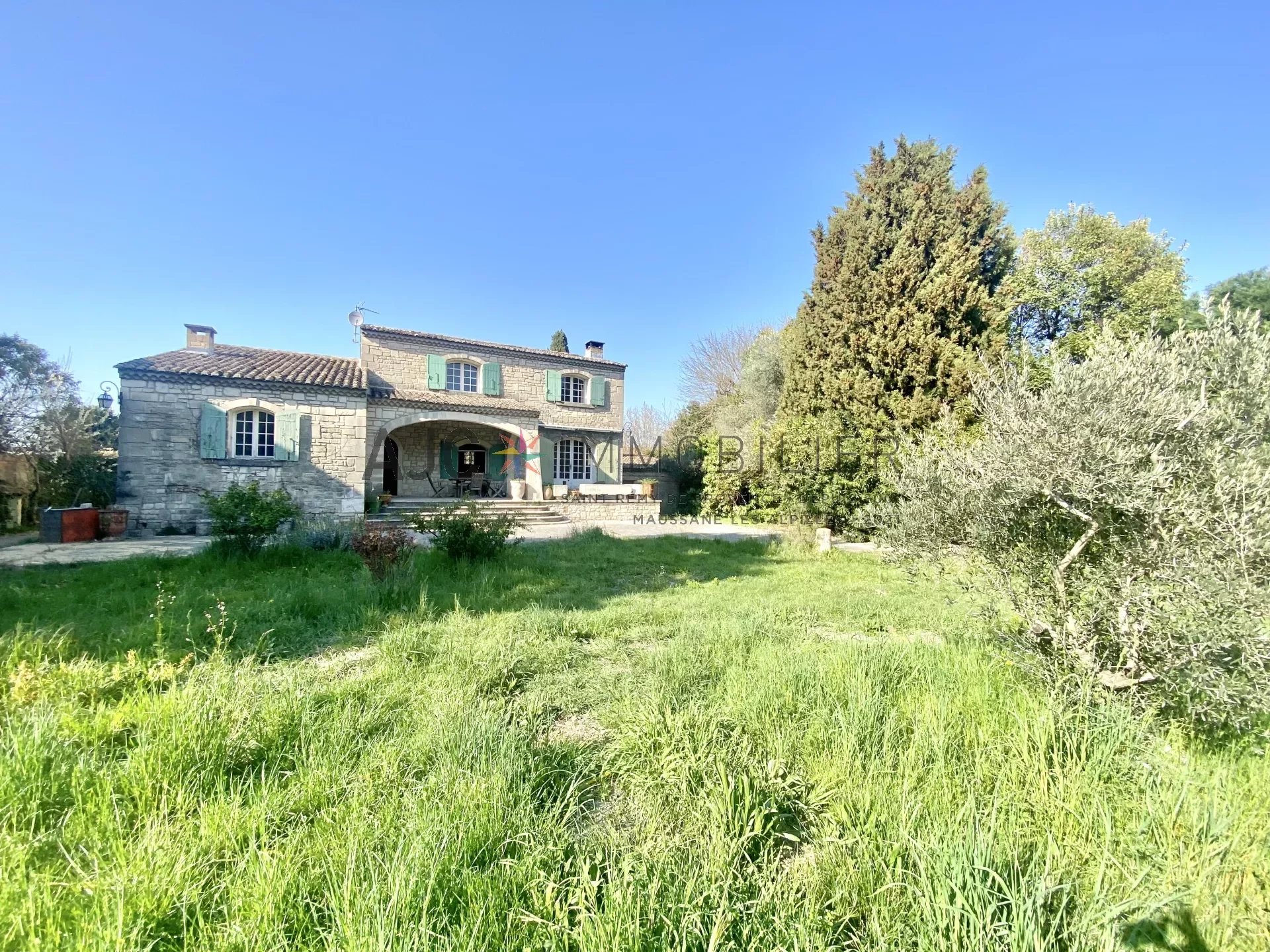 MAISON EN COEUR DE VILLE AVEC TRES BEAU TERRAIN