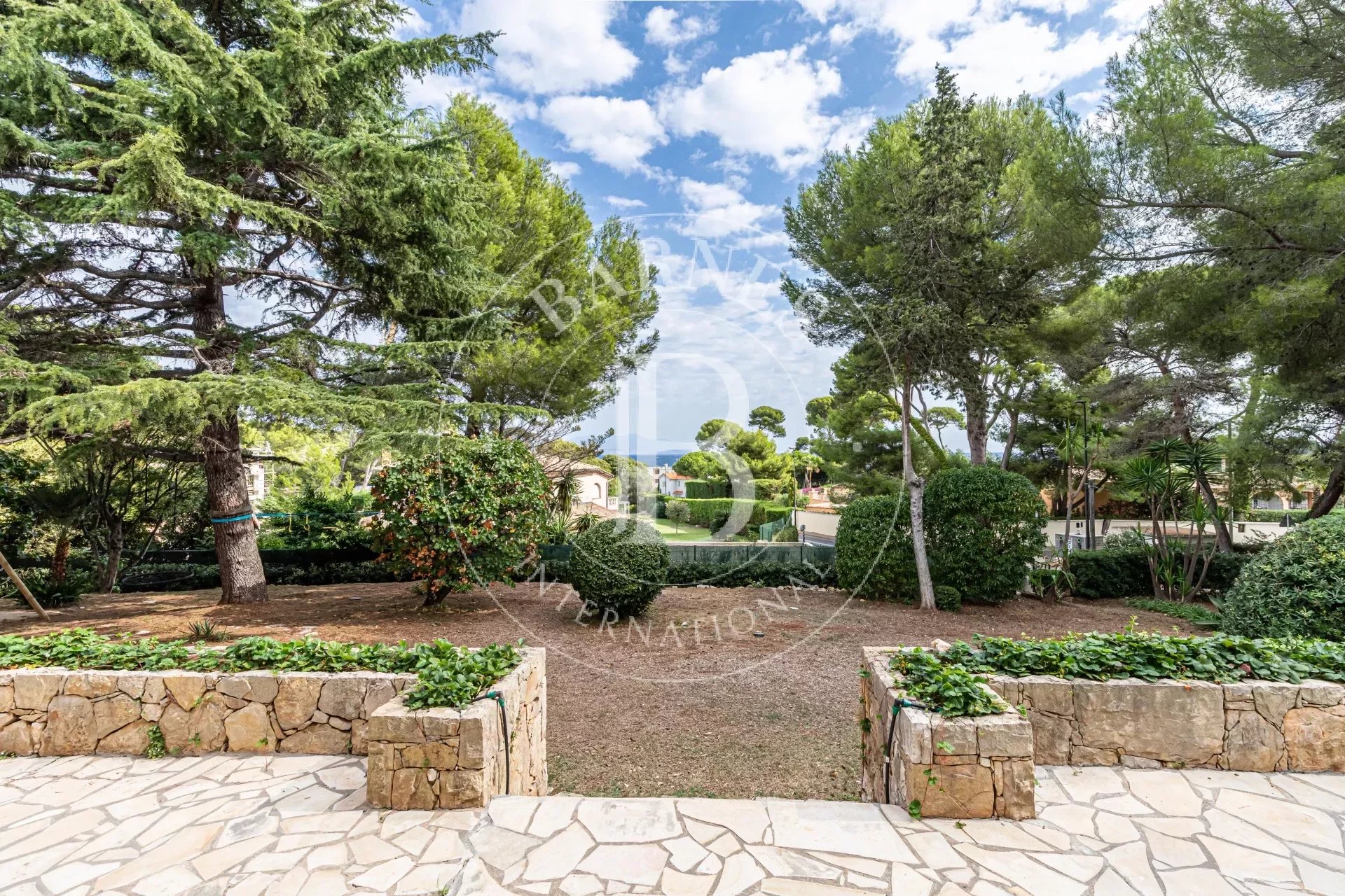 Villa Antibes - picture 6 title=