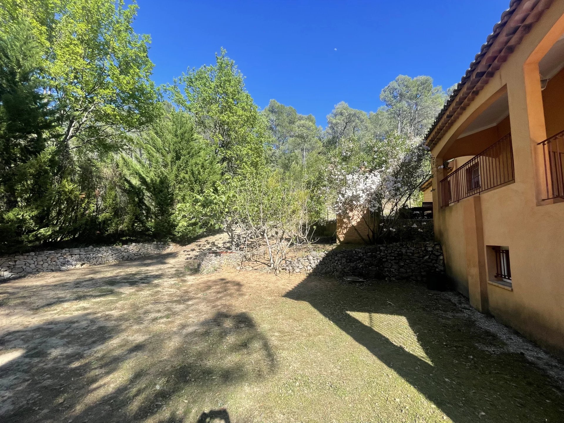 BARJOLS - 6-bedroom house with pool, separate guest house, on 8052 m² of preserved land, panoramic view