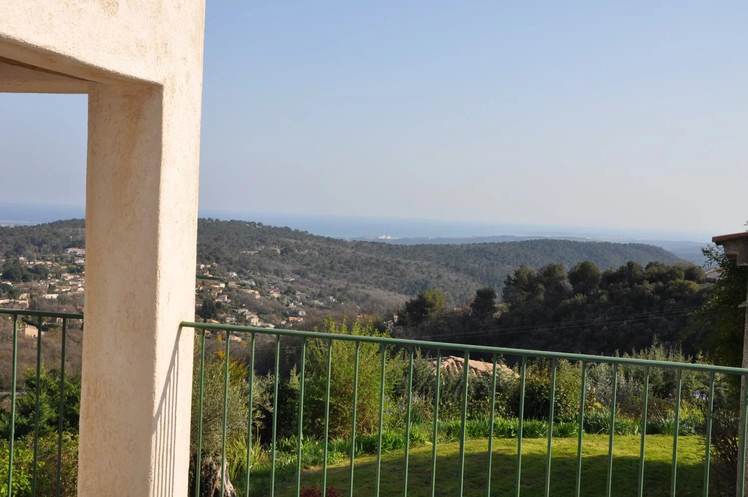 Villa provençale proche du village avec magnifique vue panoramique sur la mer, Tourrettes sur Loup