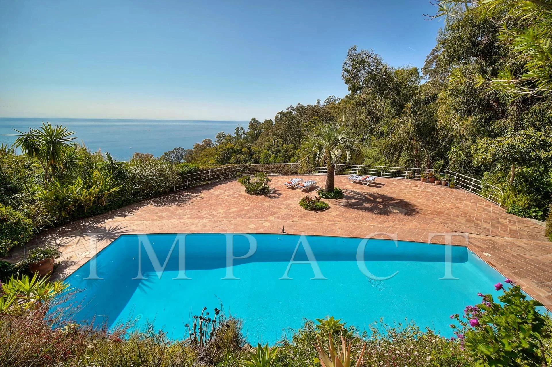 Sea view villa to rent Cannes