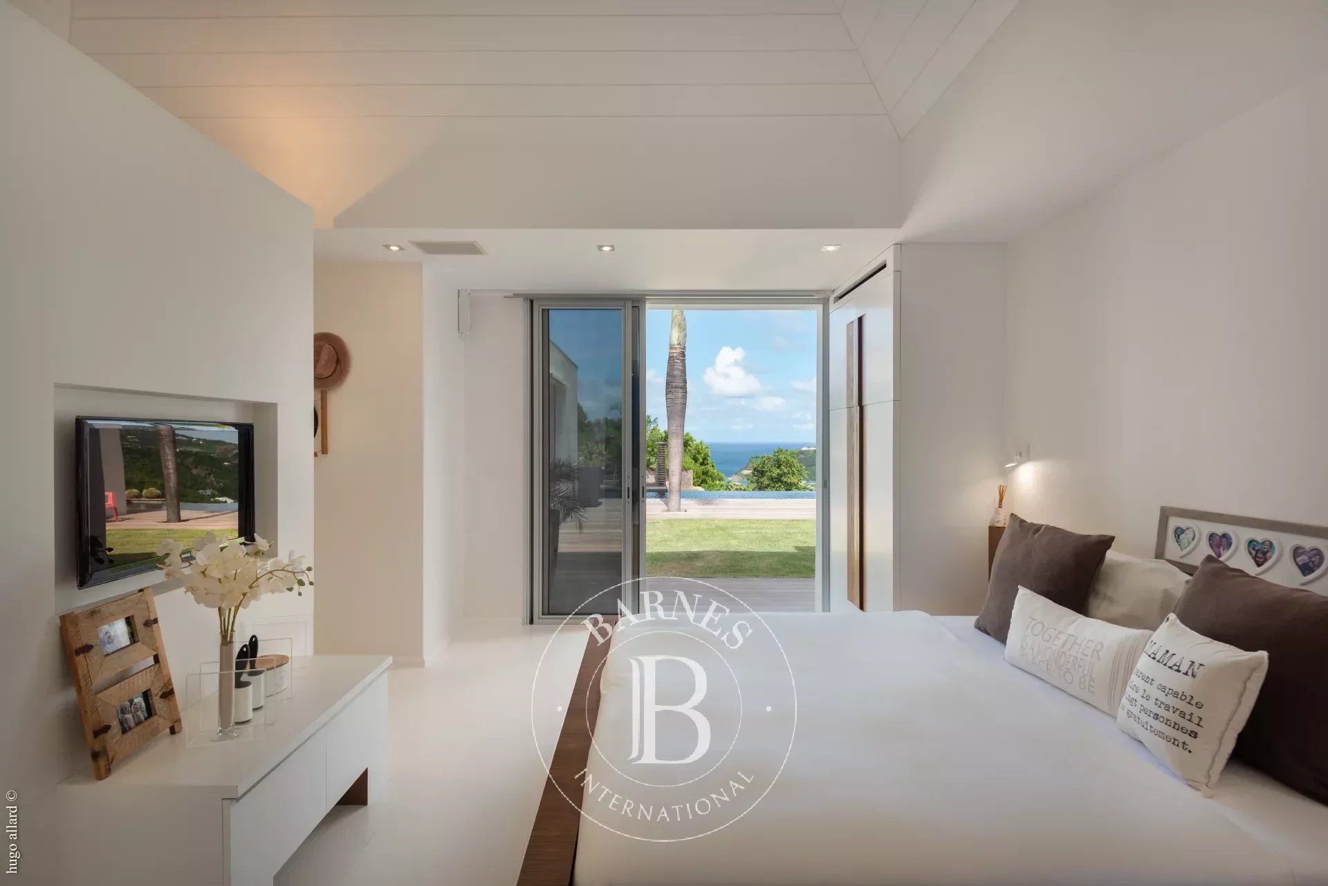 5 -Bedroom Villa in St.Barths - picture 9 title=