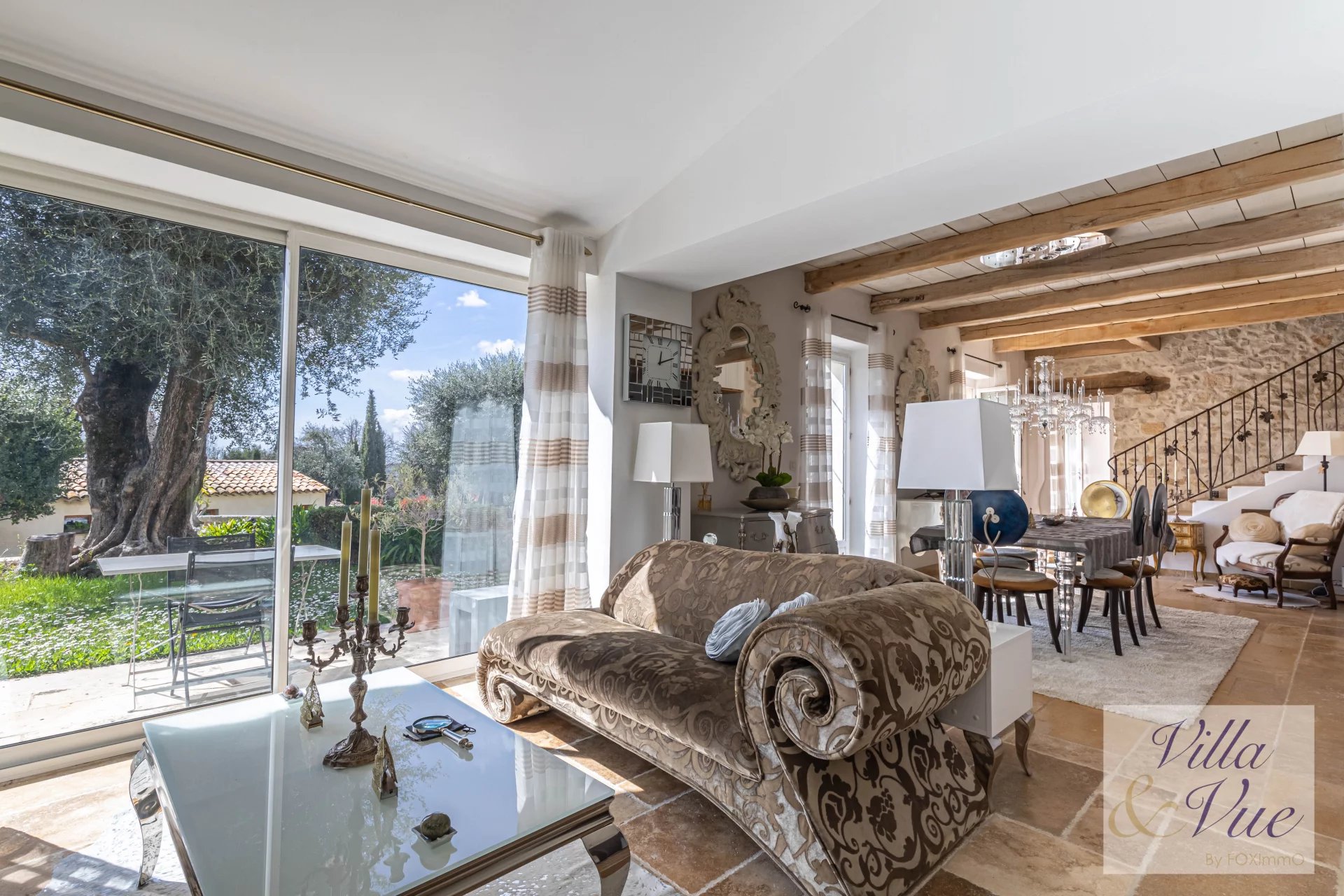 Sur la Cote d Azur, Bastide provençale entièrement rénovée, calme, piscine, jardin arboré, possibilité maison d'hôtes