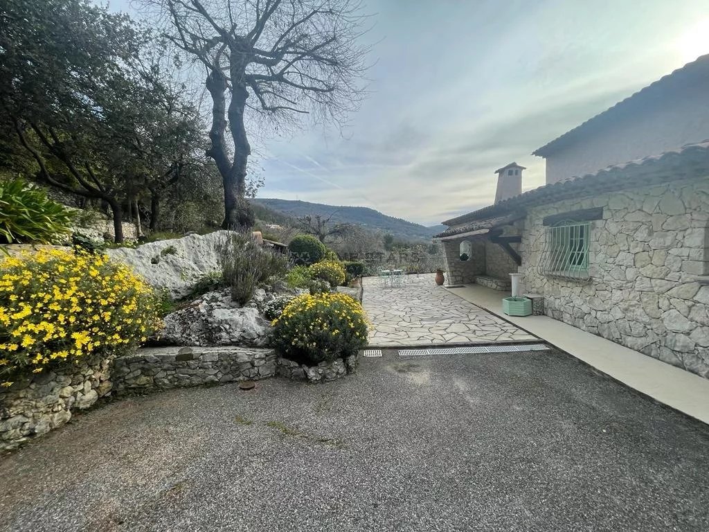 Villa en pierre avec vue mer de style provençal, Tourrettes-sur-Loup