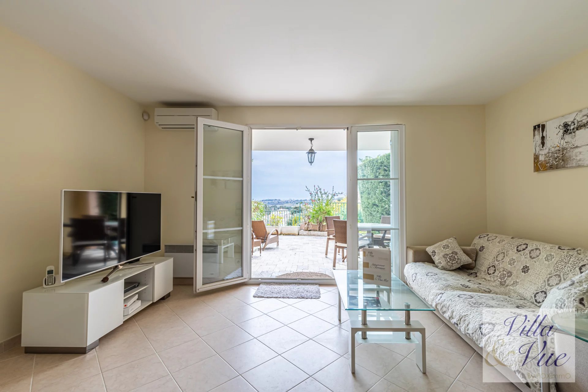 Sur la côte d'Azur, Biot , limite Villeneuve Loubet , Appartement 3P Duplex , vue mer, garage , piscine