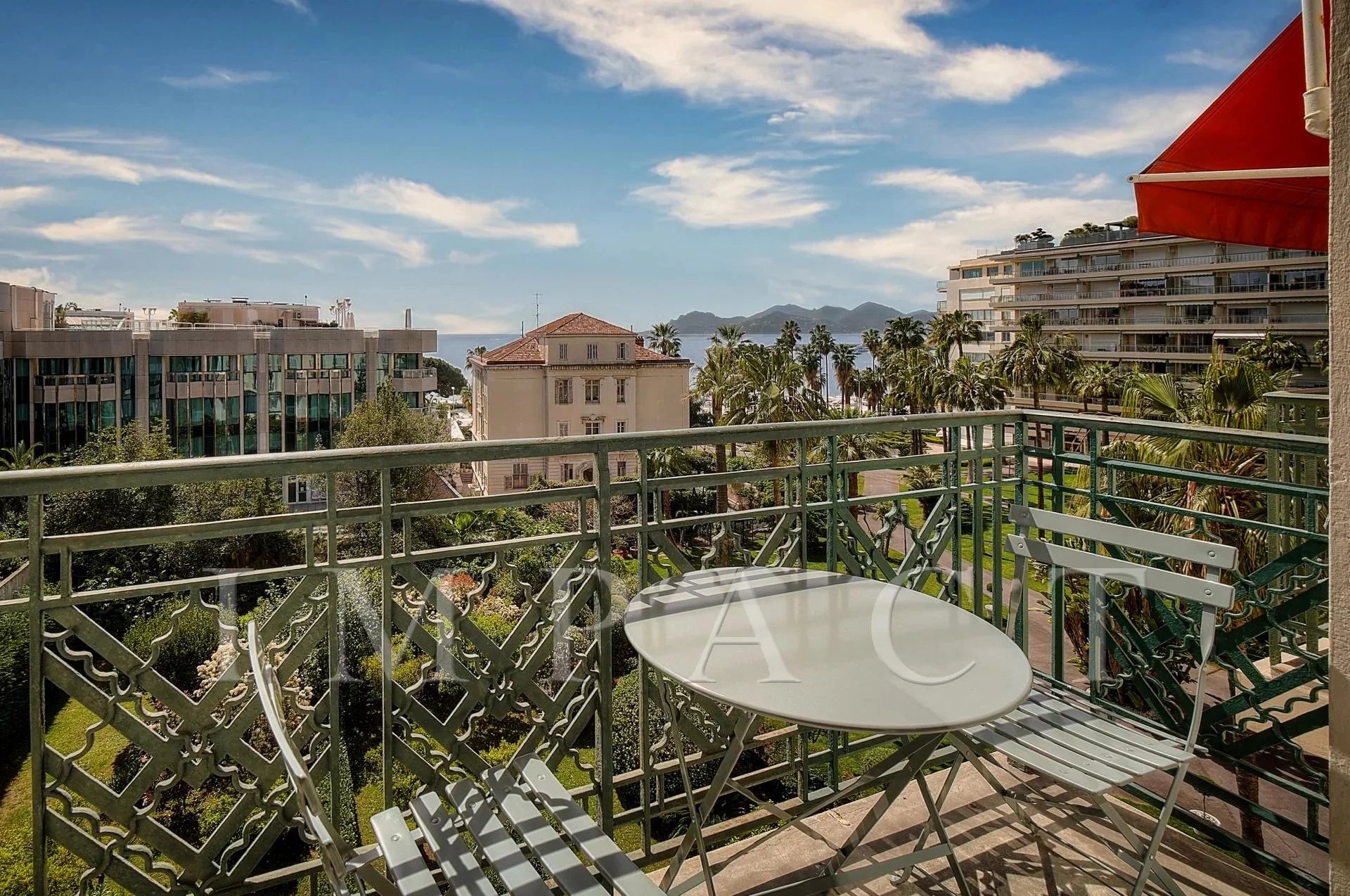 Cannes - Vue mer et jardins -  Appartement à louer