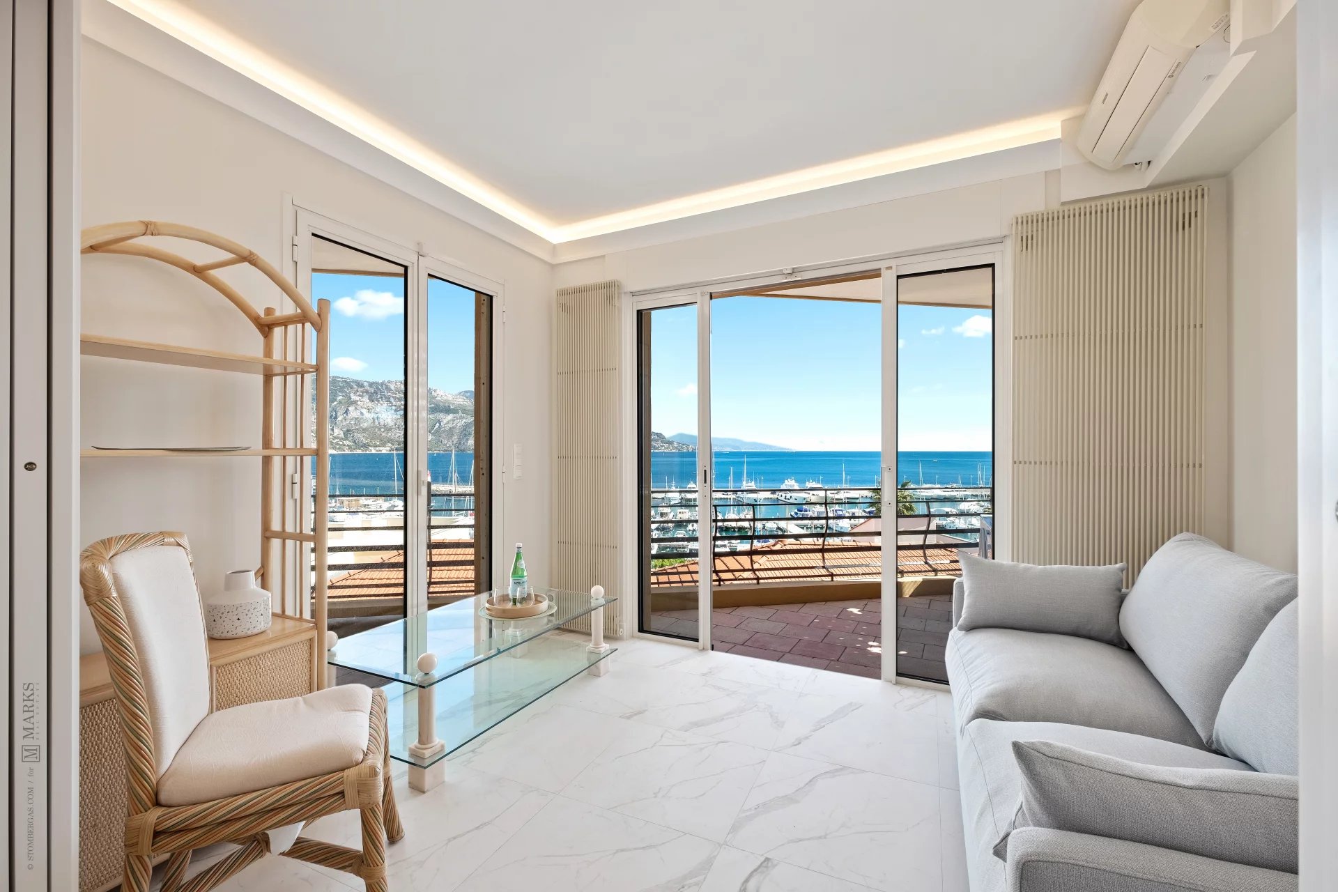 6876858-Appartement entièrement rénové avec une vue mer sublime