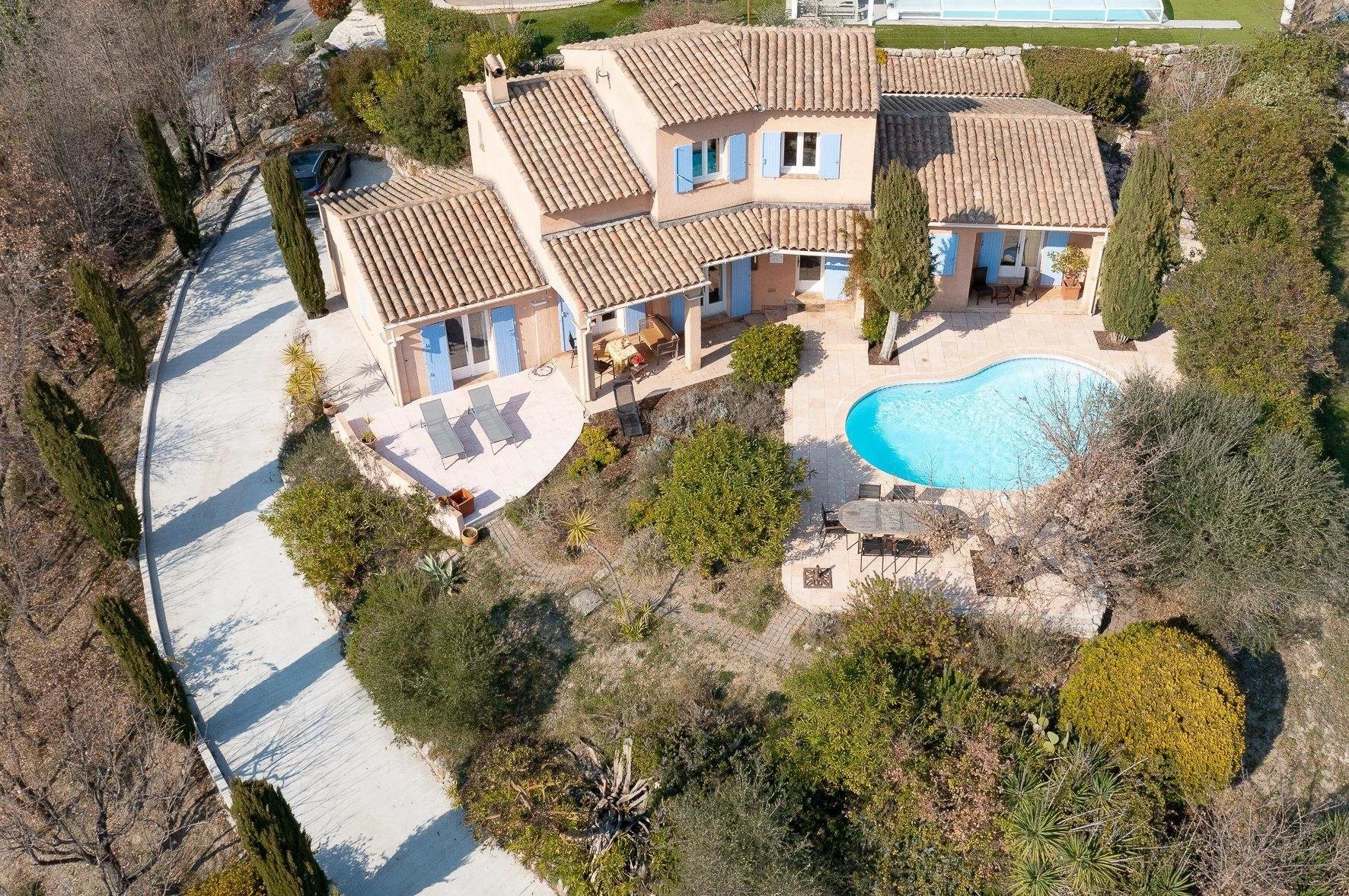 Provencal villa with pool and panoramic view
