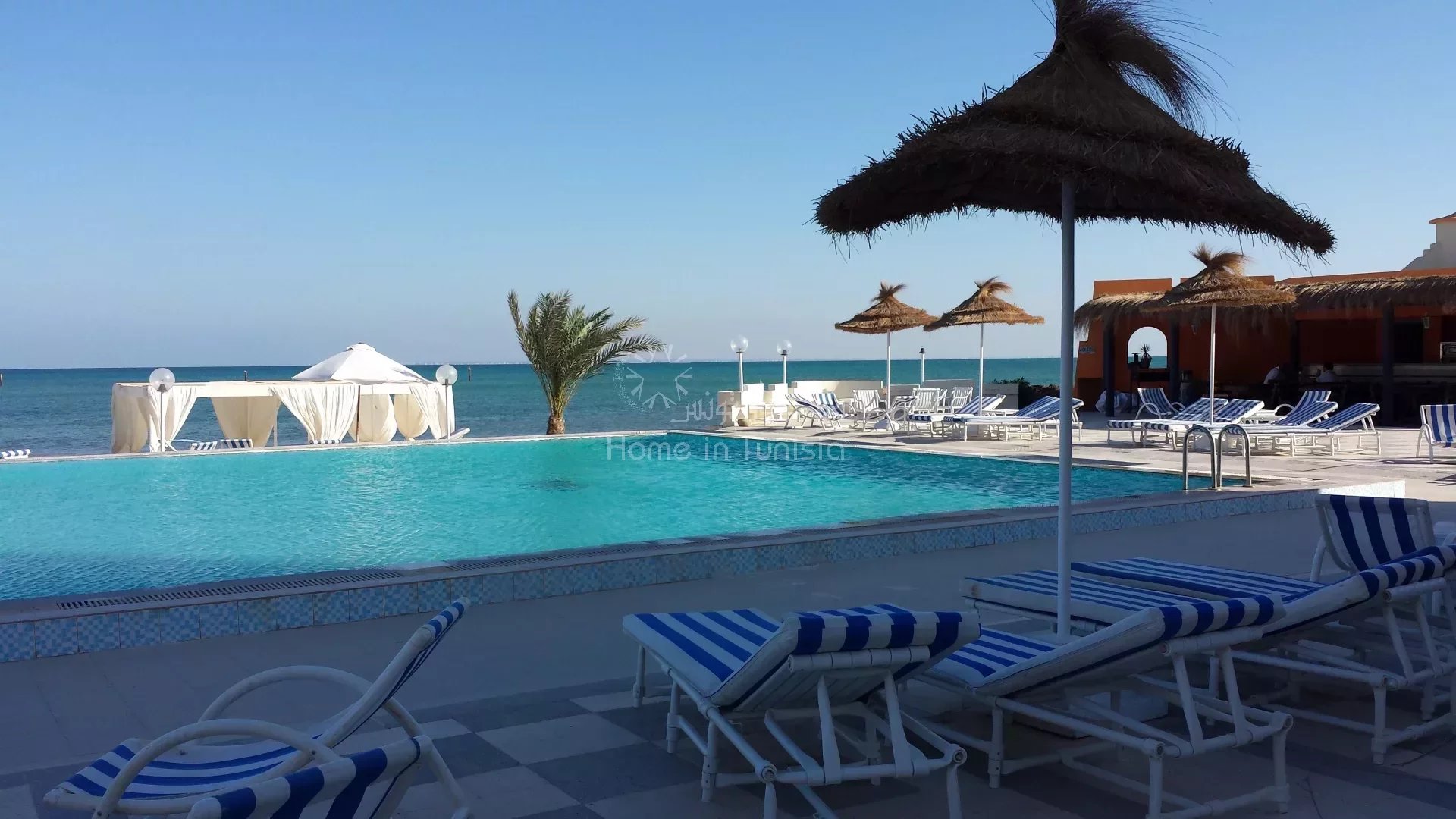 Location gérance Hotel à Djerba les pieds dans l'eau