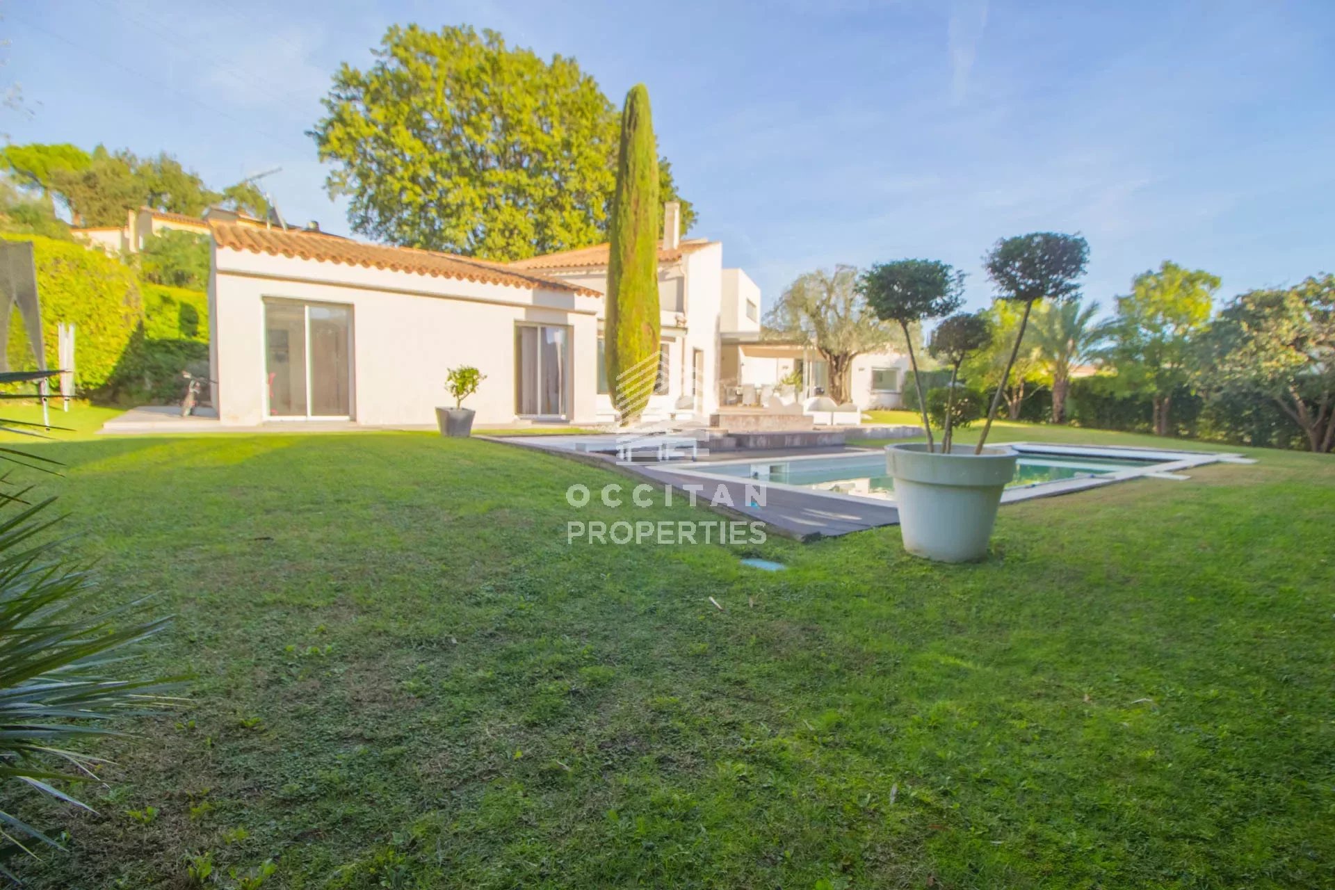 Villa contemporaine avec piscine - Terrain 1200 m2 - Mougins