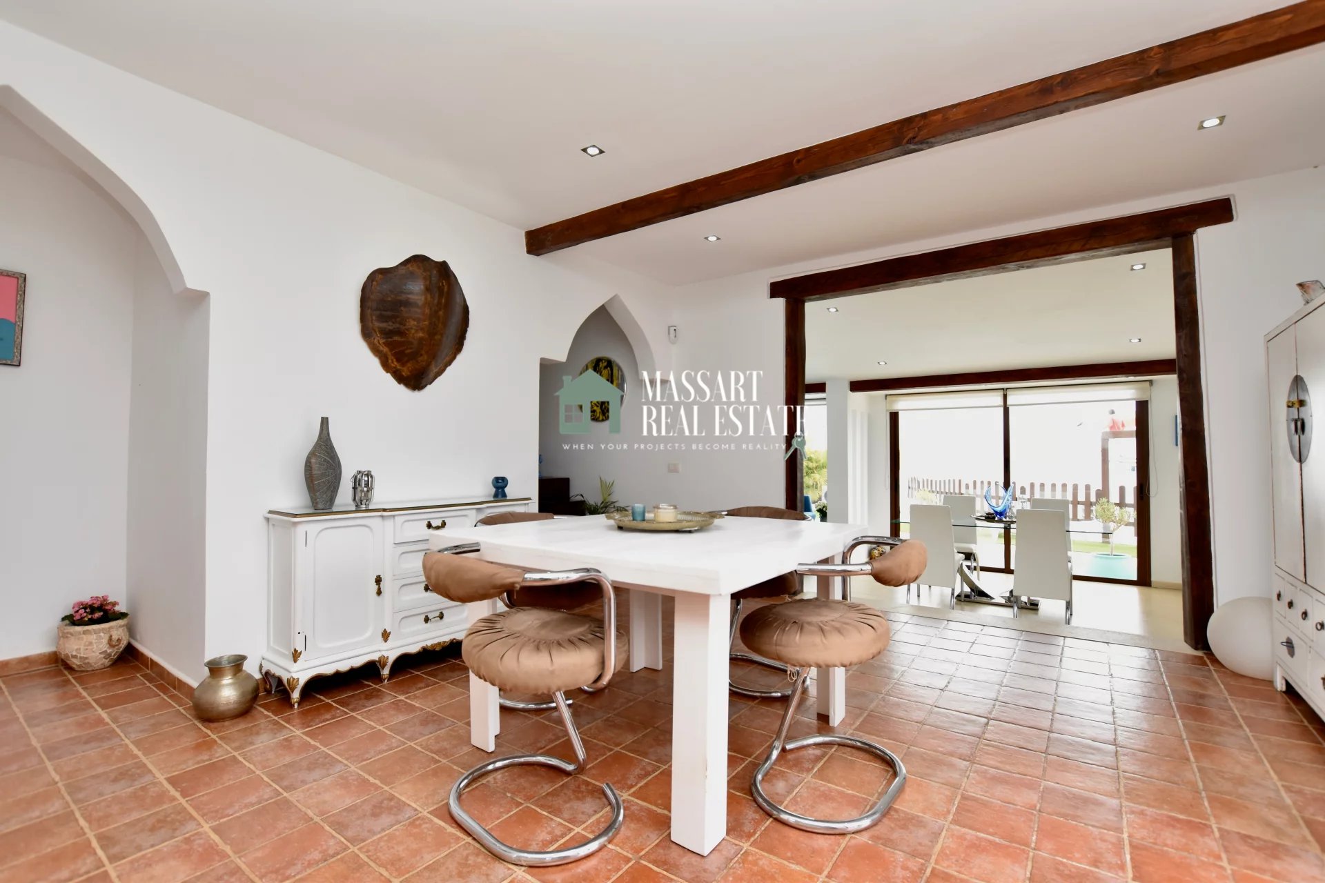 Wunderschönes Anwesen in einer Umgebung absoluter Privatsphäre und Ruhe auf einem 1.433 m2 großen Grundstück in einem zentralen Bereich von Cabo Blanco.