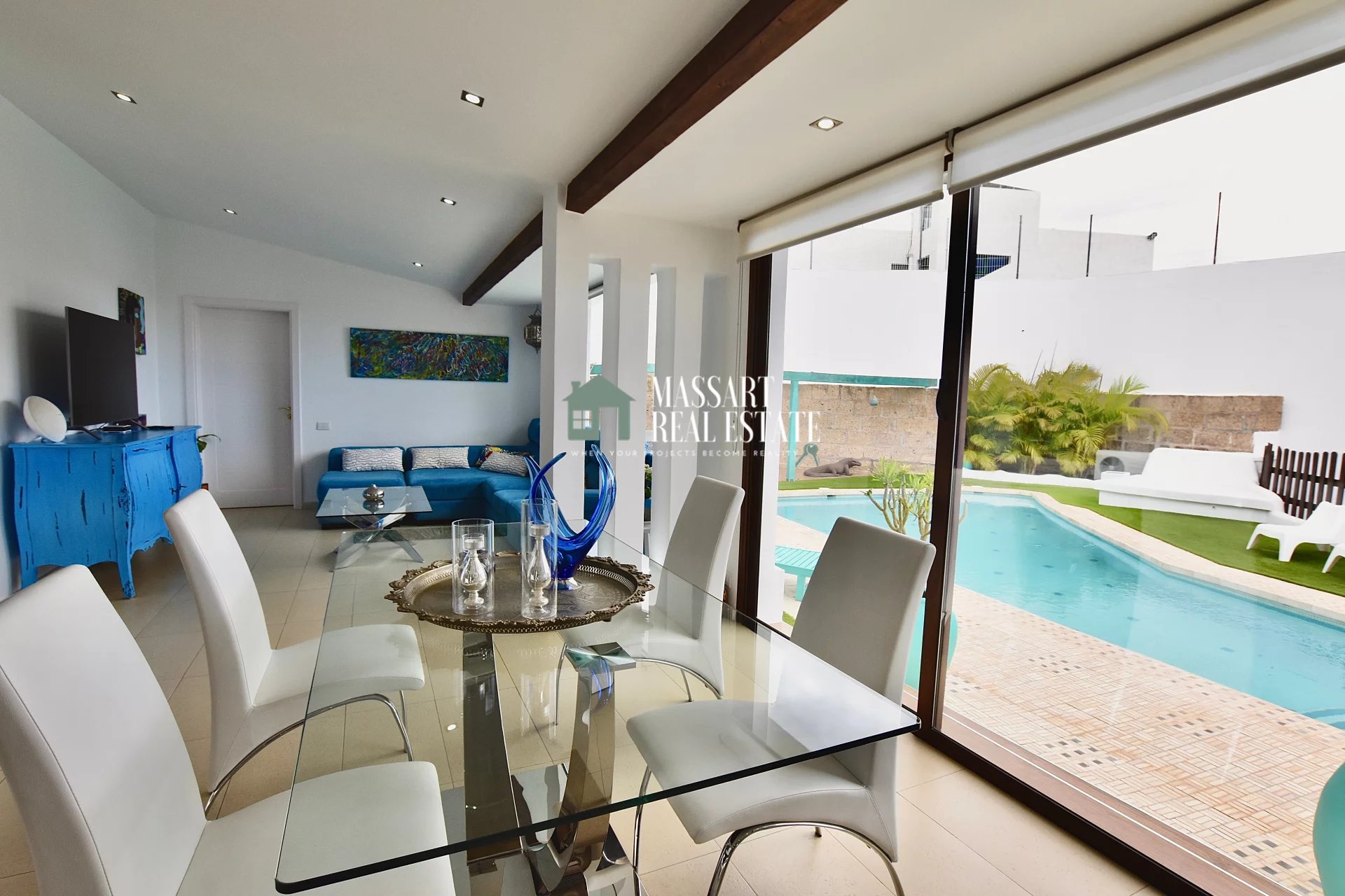 Magnifique propriété, dans un environnement d'intimité et de tranquillité absolues, sur un terrain urbano de 1.433 m2 à l’extrémité de Cabo Blanco.