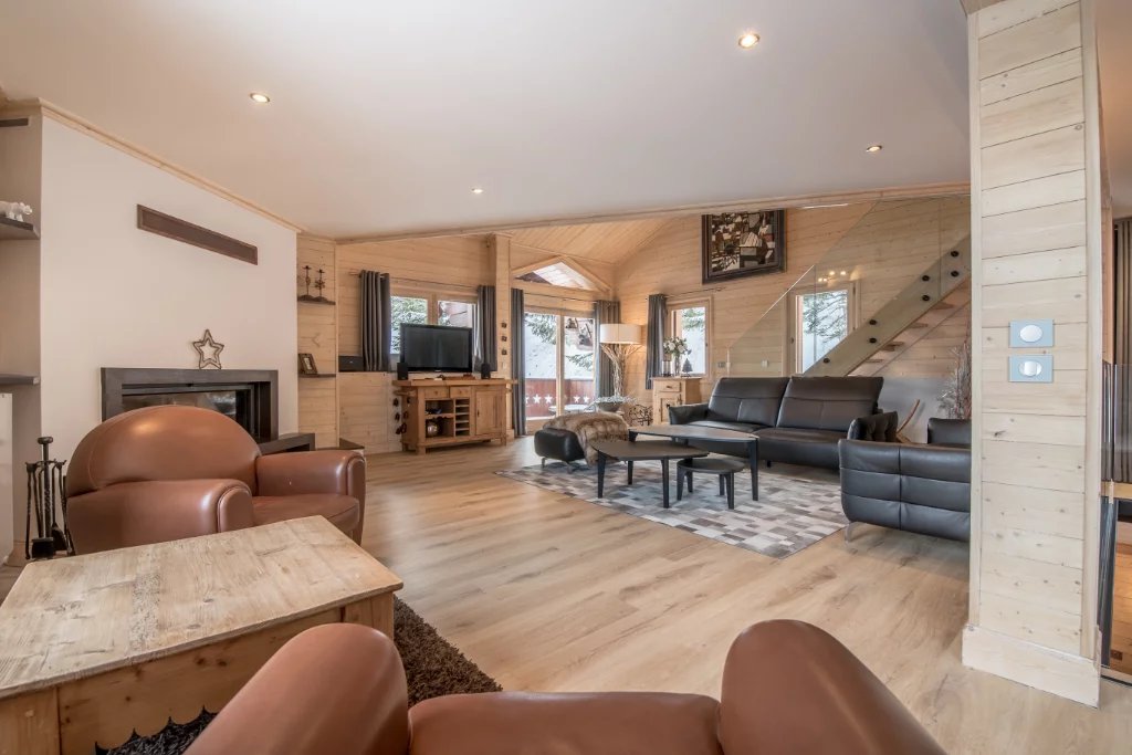 Renovated family chalet in the center of Courchevel - 5 en-suite bedrooms