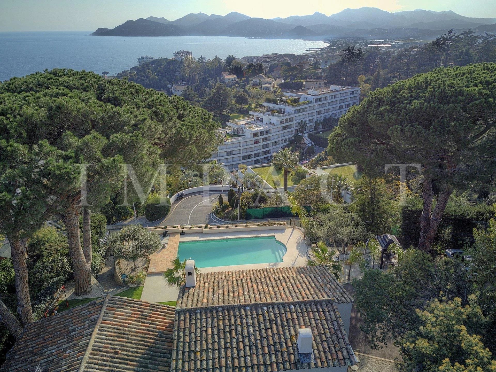 Cannes - Croix-des-Gardes - Villa vue mer à louer