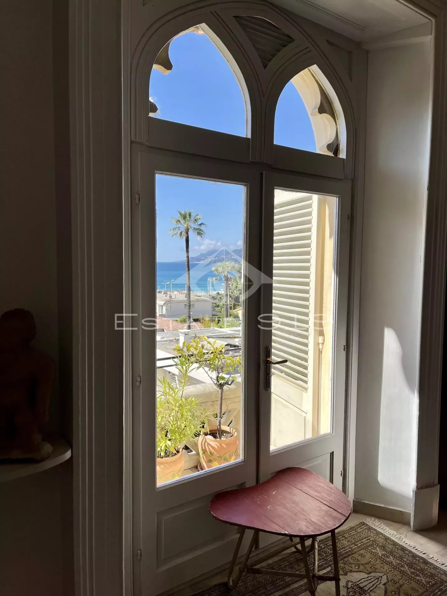 Cannes, dans une demeure exceptionnelle avec vue, proche centre ville