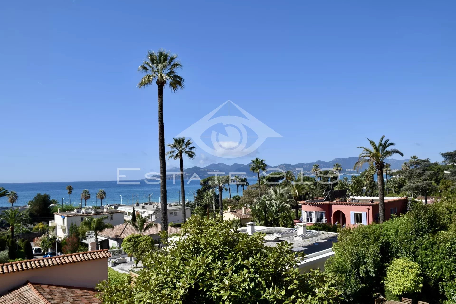 Cannes, dans une demeure exceptionnelle avec vue, proche centre ville